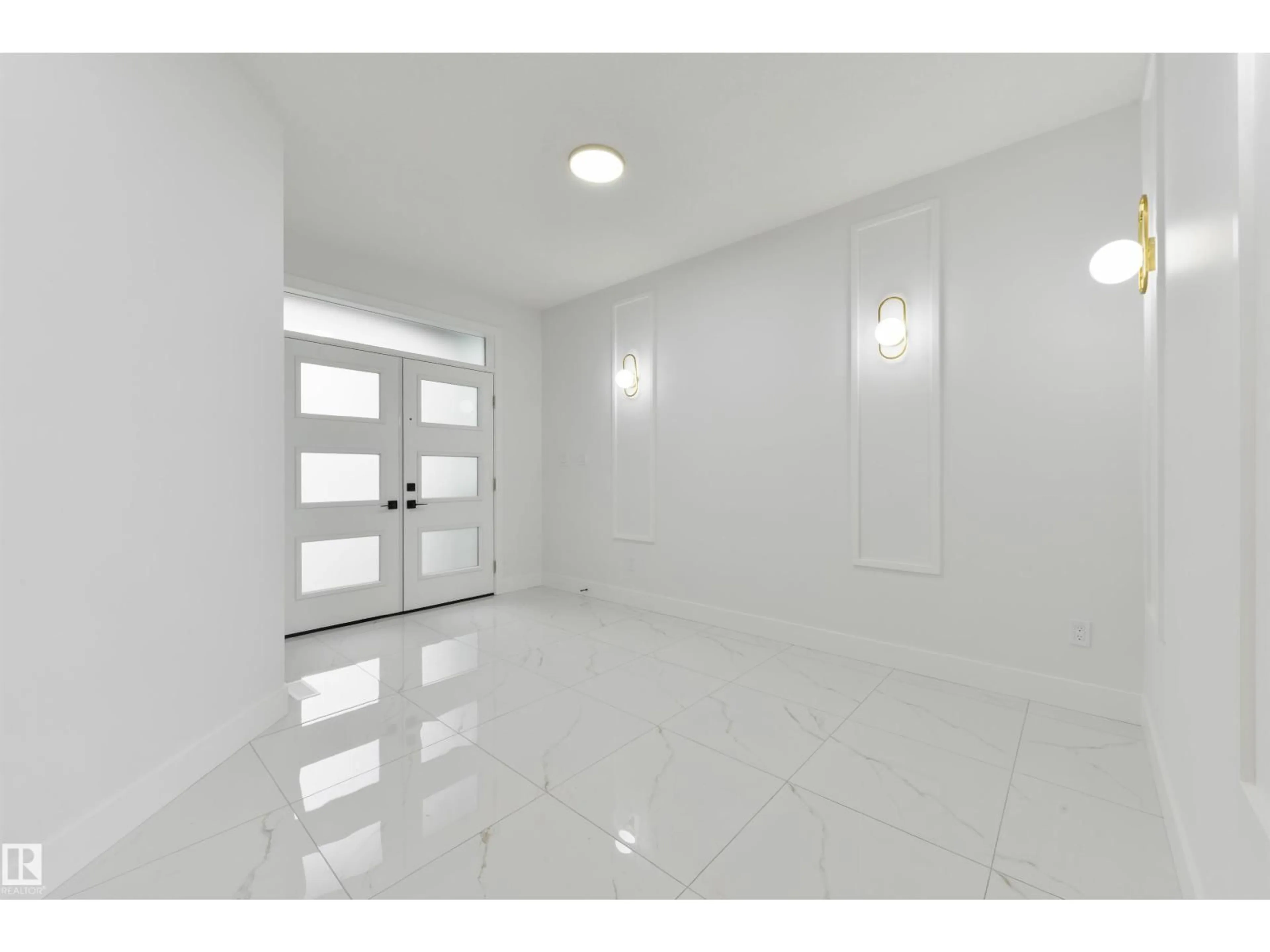 Indoor foyer for SW - 108 25 ST, Edmonton Alberta T6X3K3