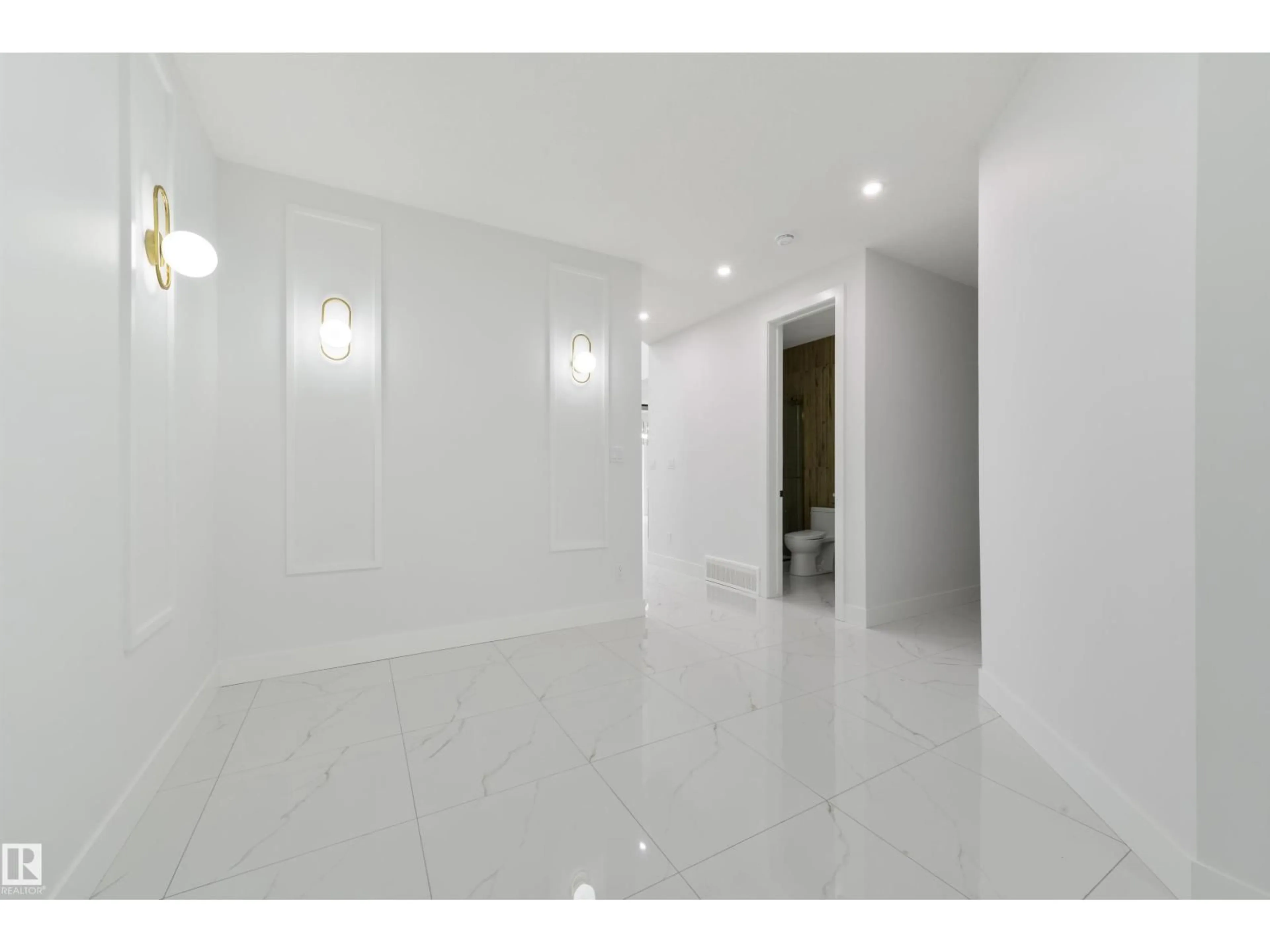 Indoor foyer for SW - 108 25 ST, Edmonton Alberta T6X3K3