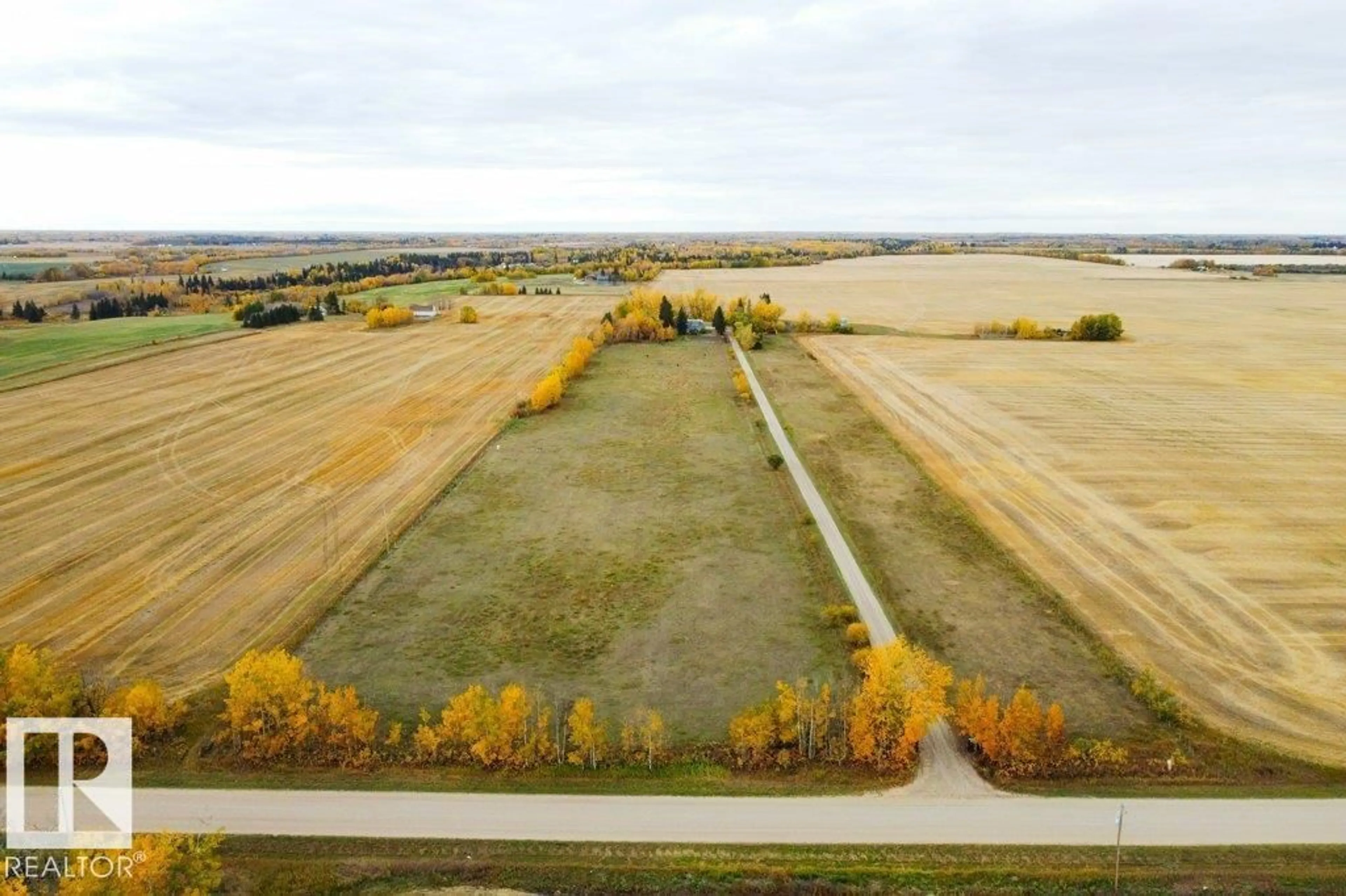 A pic from outside/outdoor area/front of a property/back of a property/a pic from drone, unknown for 55118 RGE ROAD 22, Rural Lac Ste. Anne County Alberta T0E1A0