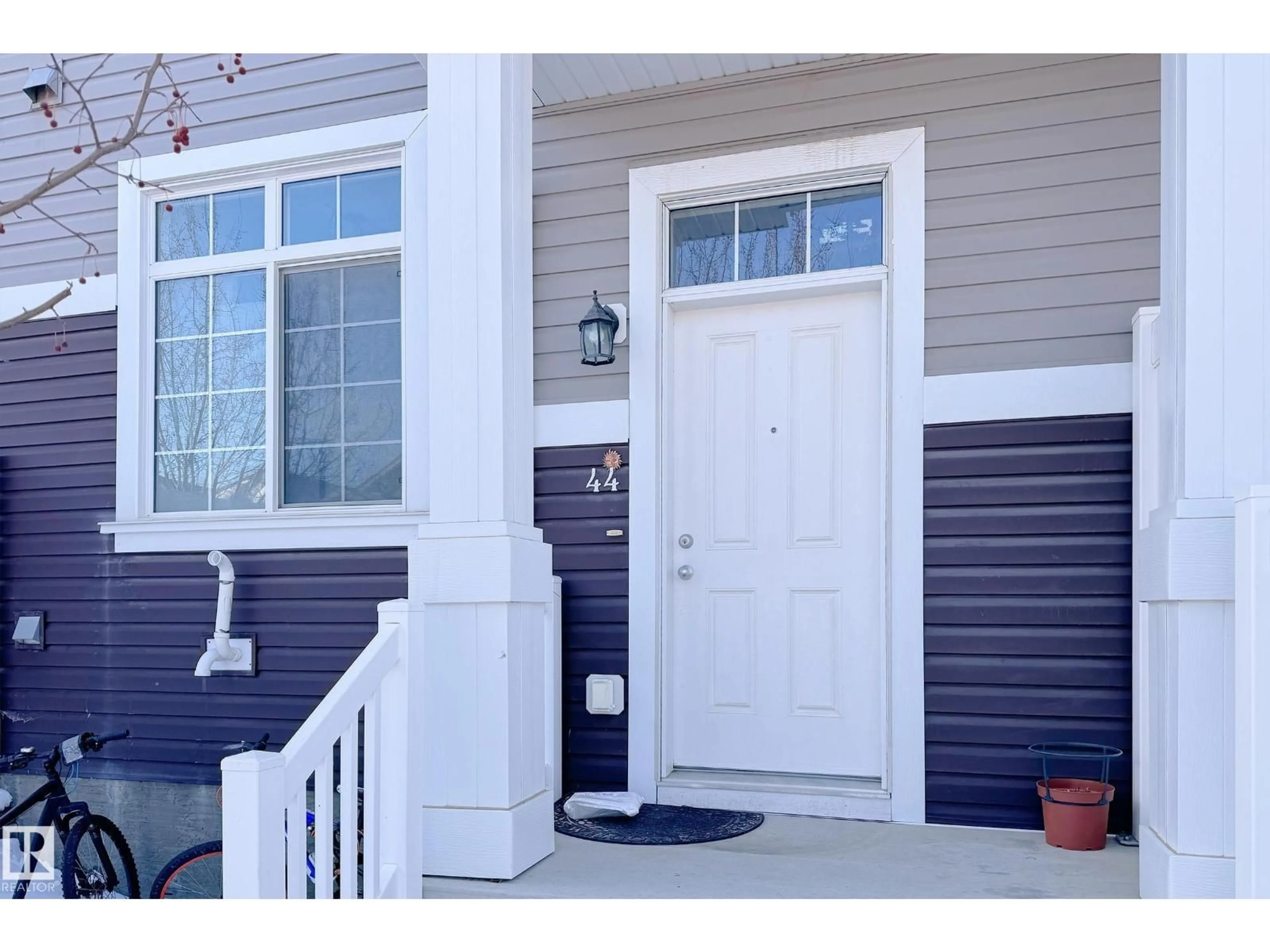 Home with vinyl exterior material, street for #44 - 9151 SHAW WY, Edmonton Alberta T6X1W7