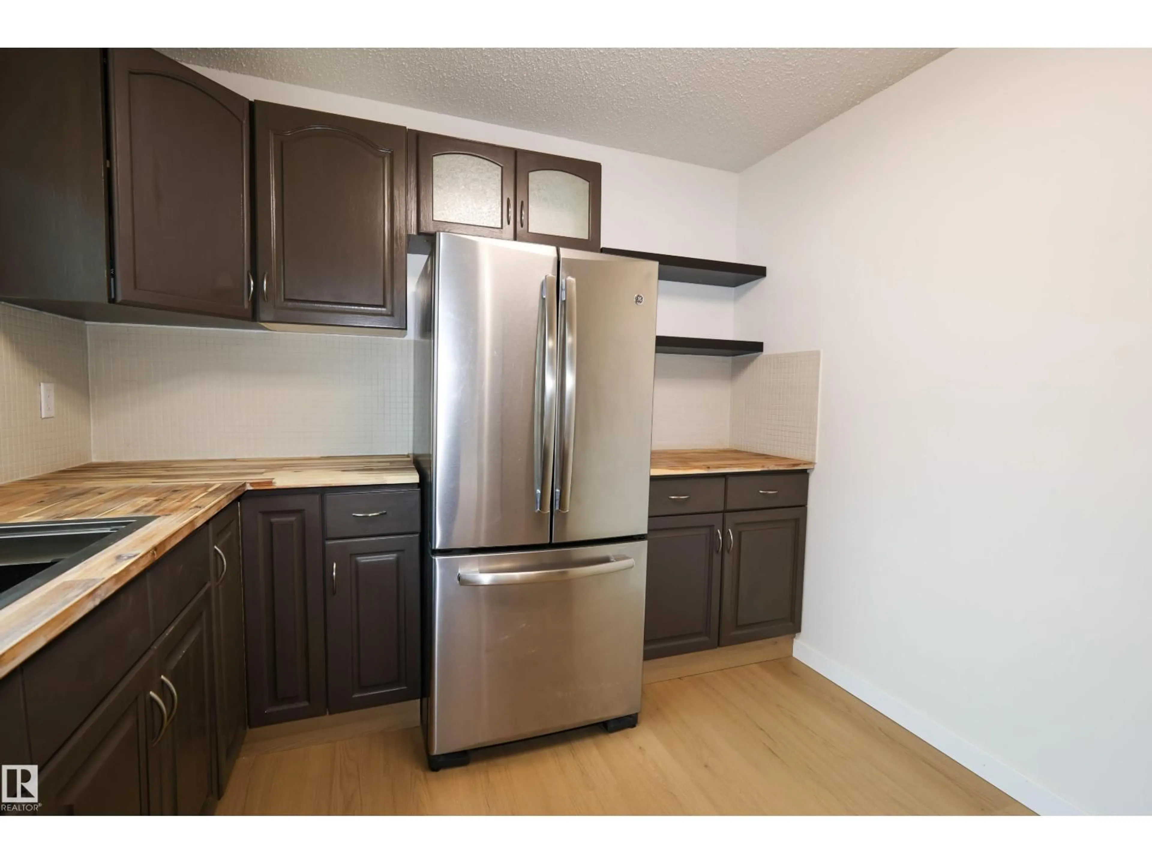Standard kitchen, unknown for 2577 135 AV, Edmonton Alberta T5A3S5