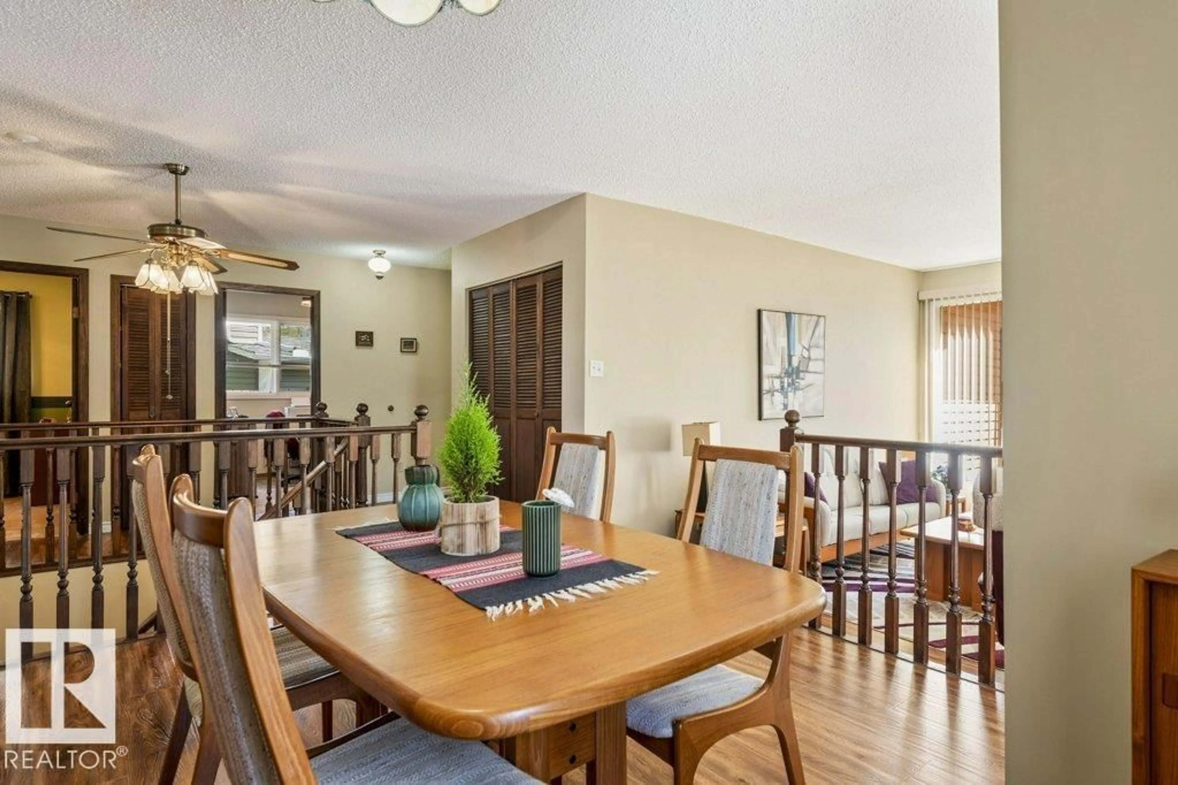 Dining room, wood/laminate floor for 4668 16A AV, Edmonton Alberta T6L2S2