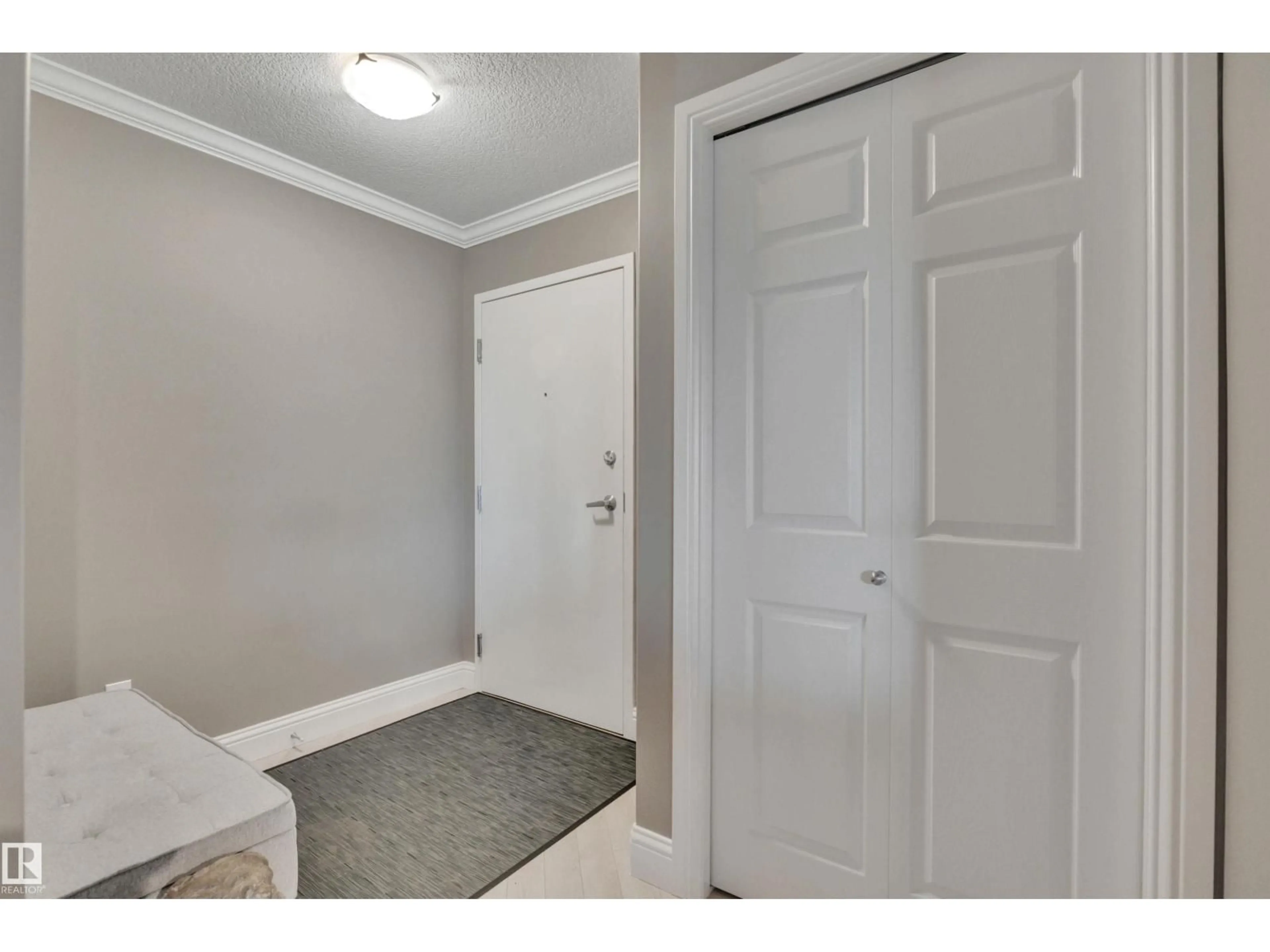 Indoor entryway for #305 - 14608 125 ST, Edmonton Alberta T5X0B5