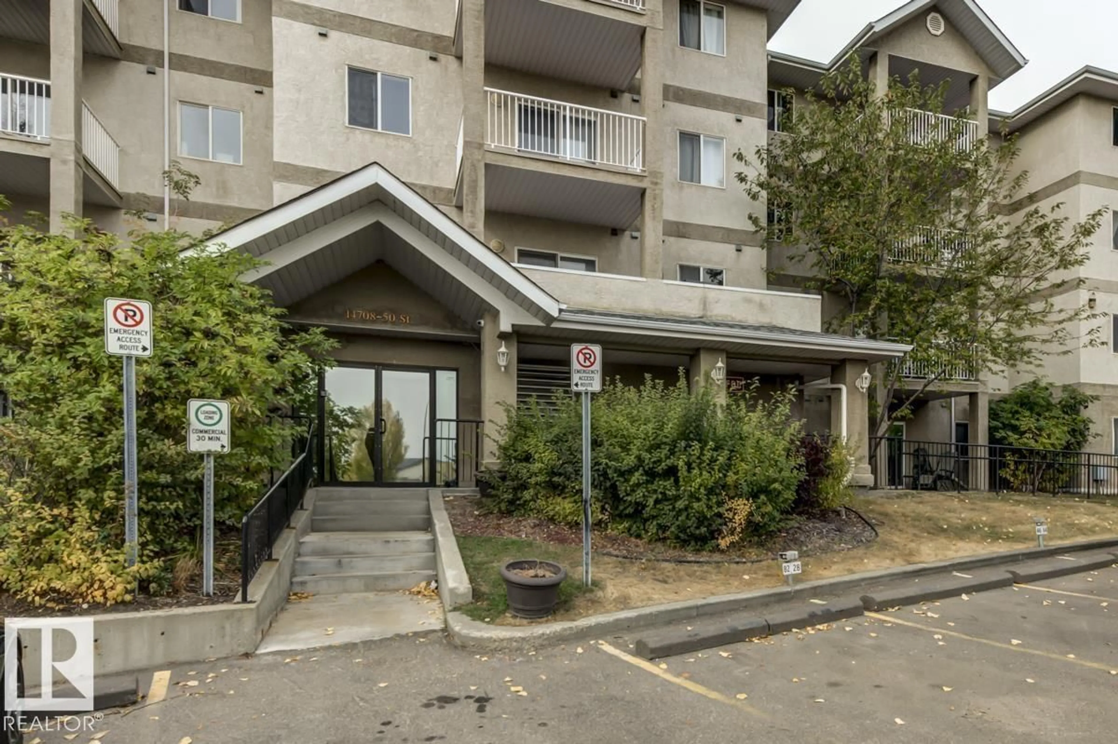 Patio, unknown for 14708 - 116 50 ST, Edmonton Alberta T5A5G9