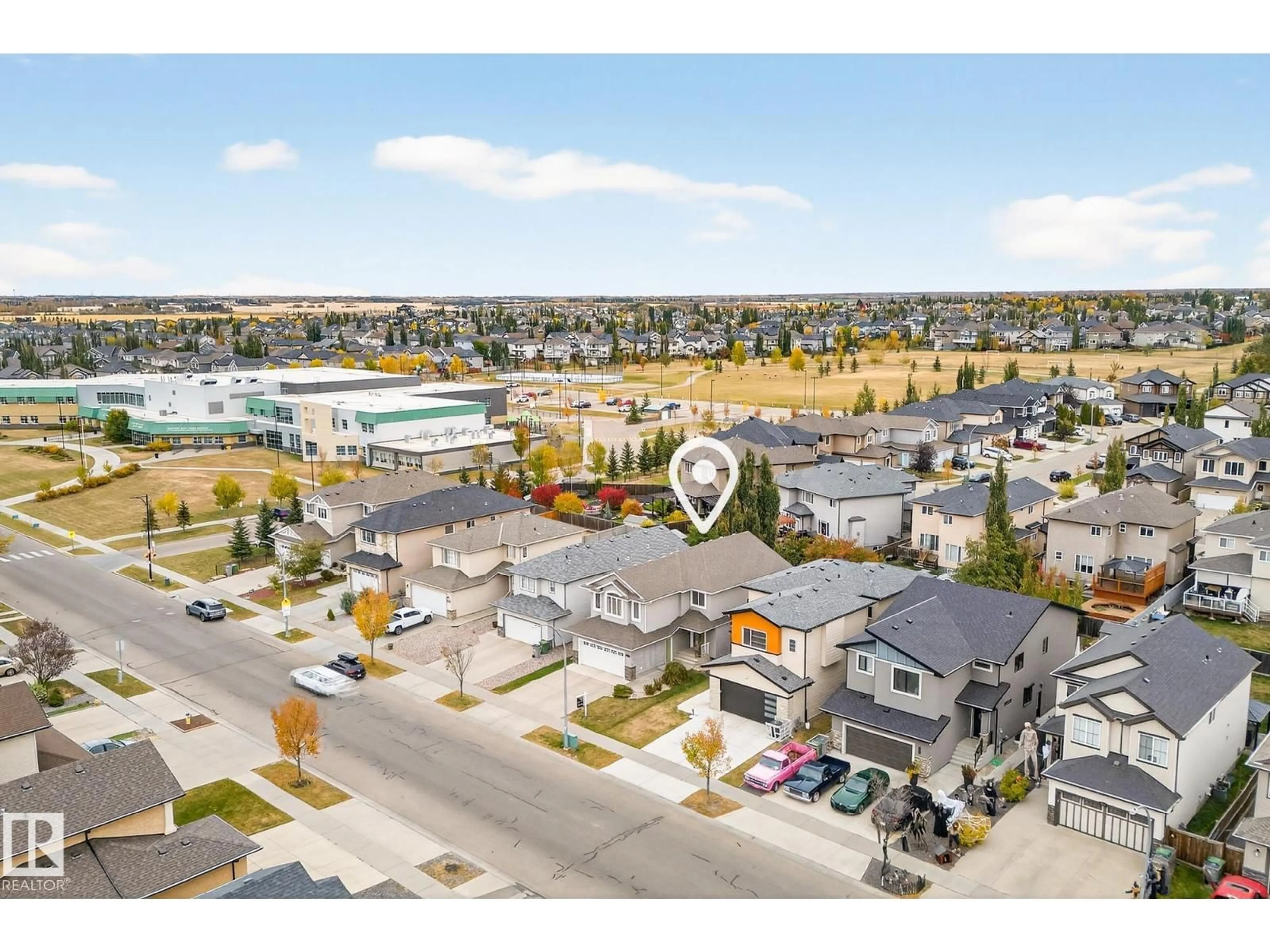A pic from outside/outdoor area/front of a property/back of a property/a pic from drone, street for 5609 RUE EAGLEMONT, Beaumont Alberta T4X0G9