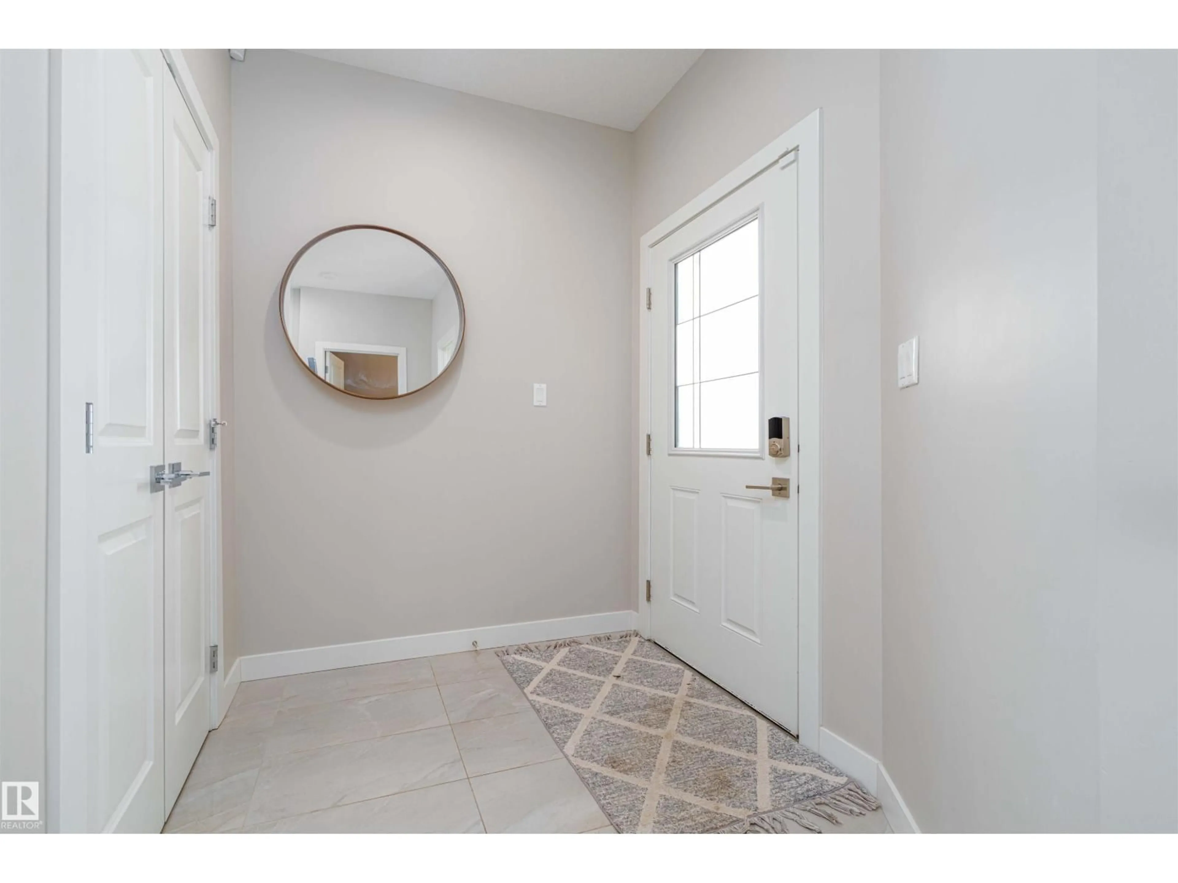 Indoor entryway for 60 DURRAND BN, Fort Saskatchewan Alberta T8L0N1