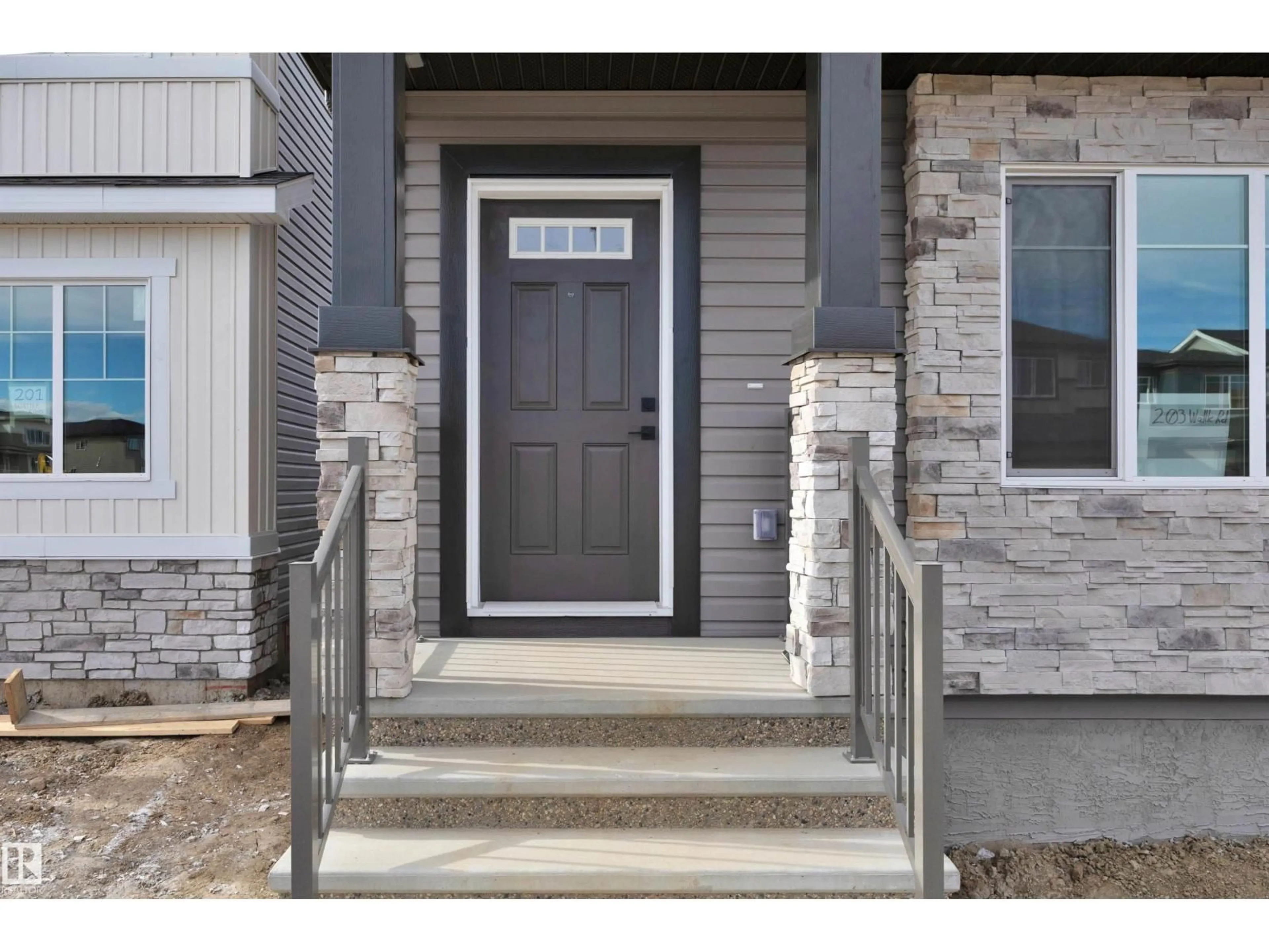 Indoor entryway for 203 WATTLE RD, Leduc Alberta T9E1L3