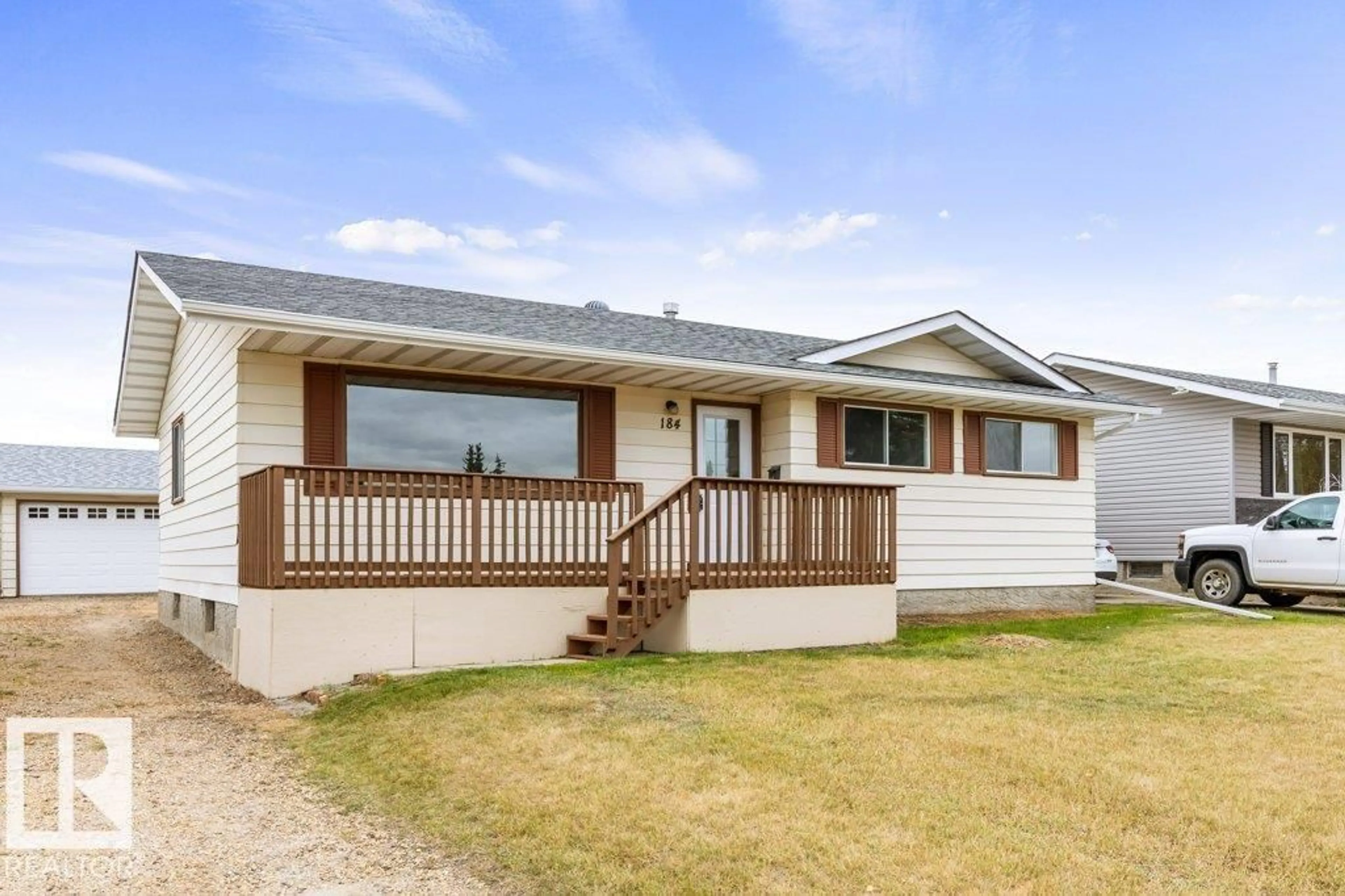 Home with vinyl exterior material, street for 184 HOMESTEAD CR, Edmonton Alberta T5A2Y4