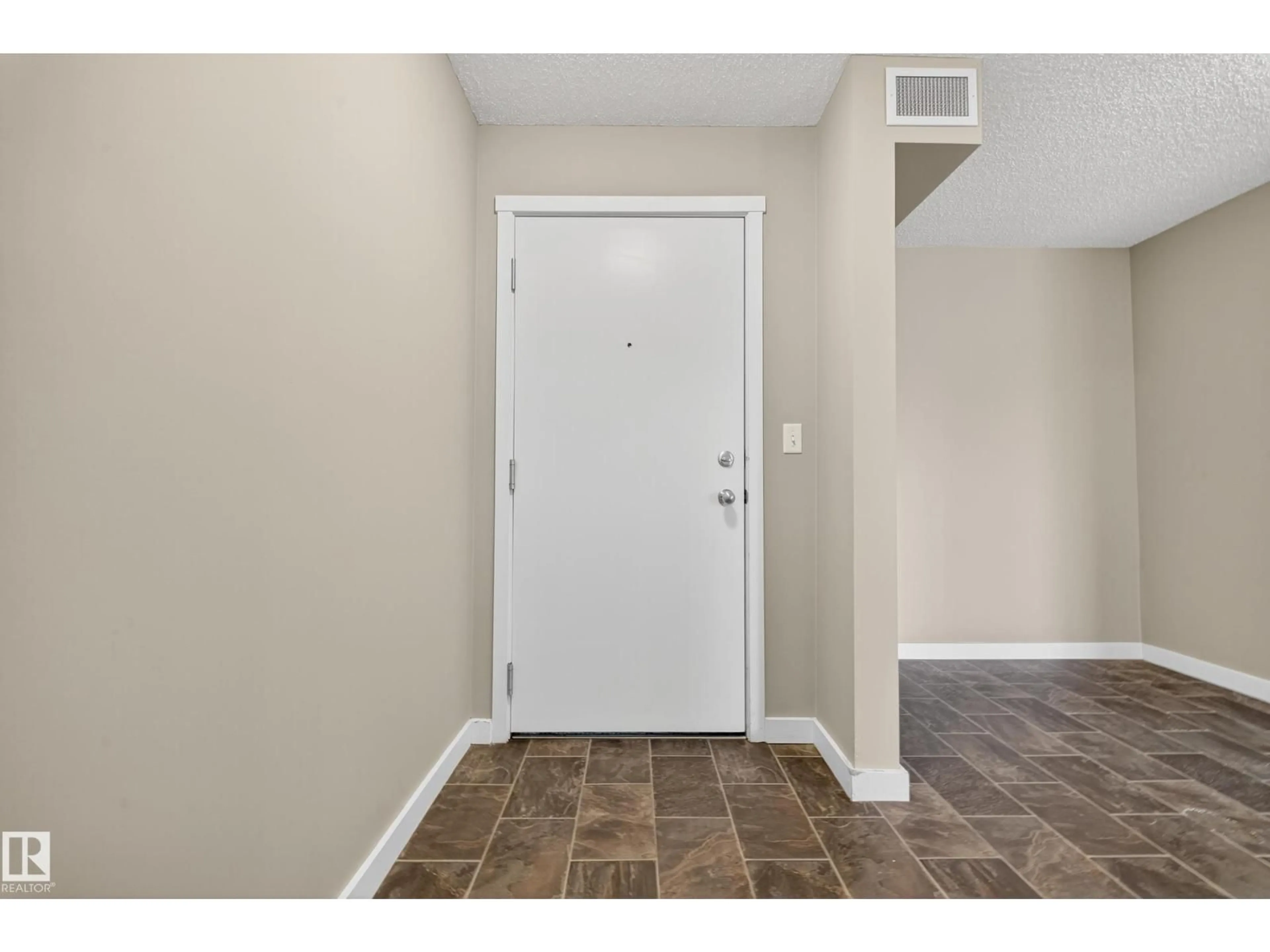 Indoor entryway for 101 - 101 CHAPPELLE RD, Edmonton Alberta T6W1A7