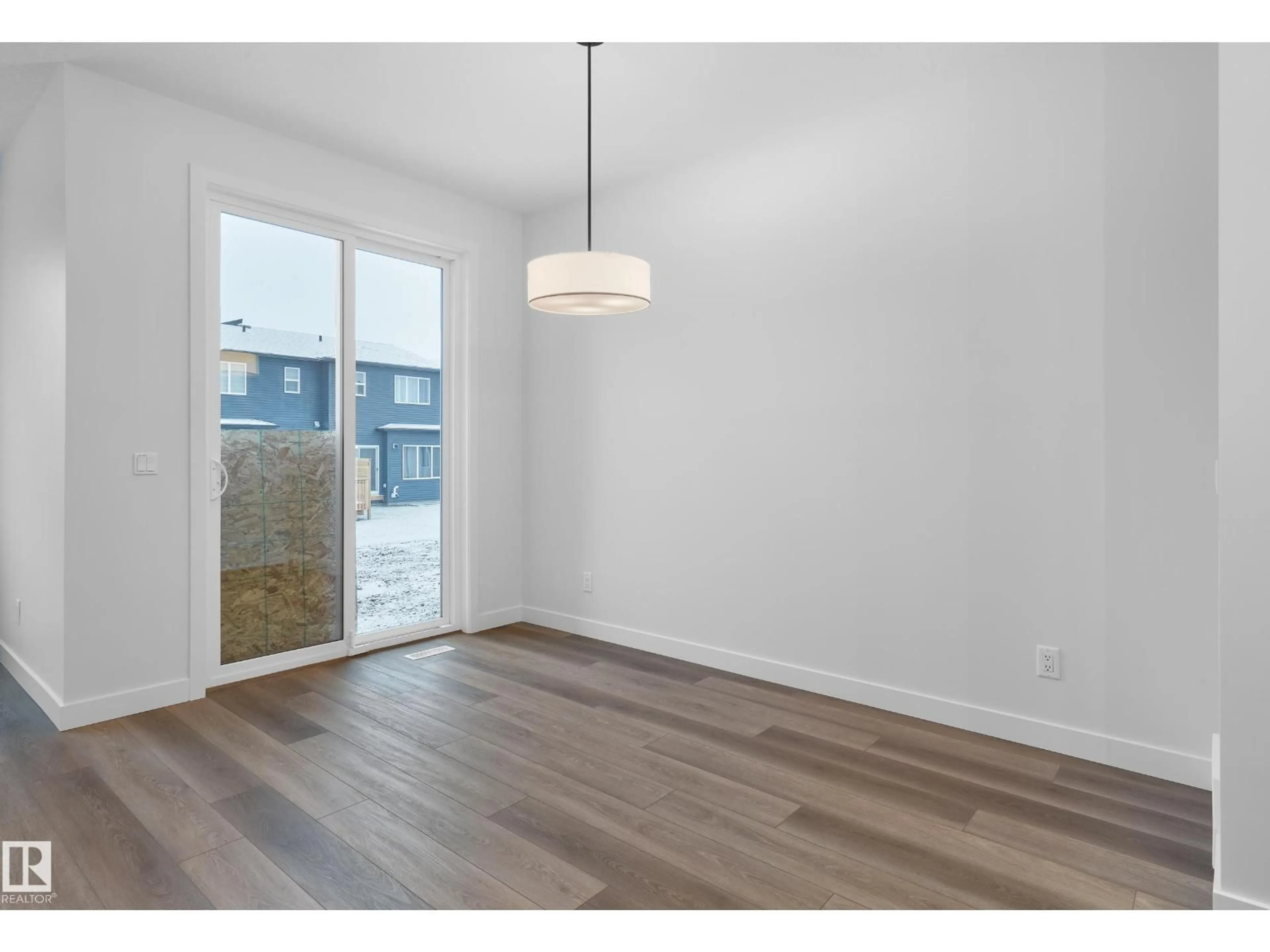 A pic of a room for 9088 ELVES LO, Edmonton Alberta T6M3G4