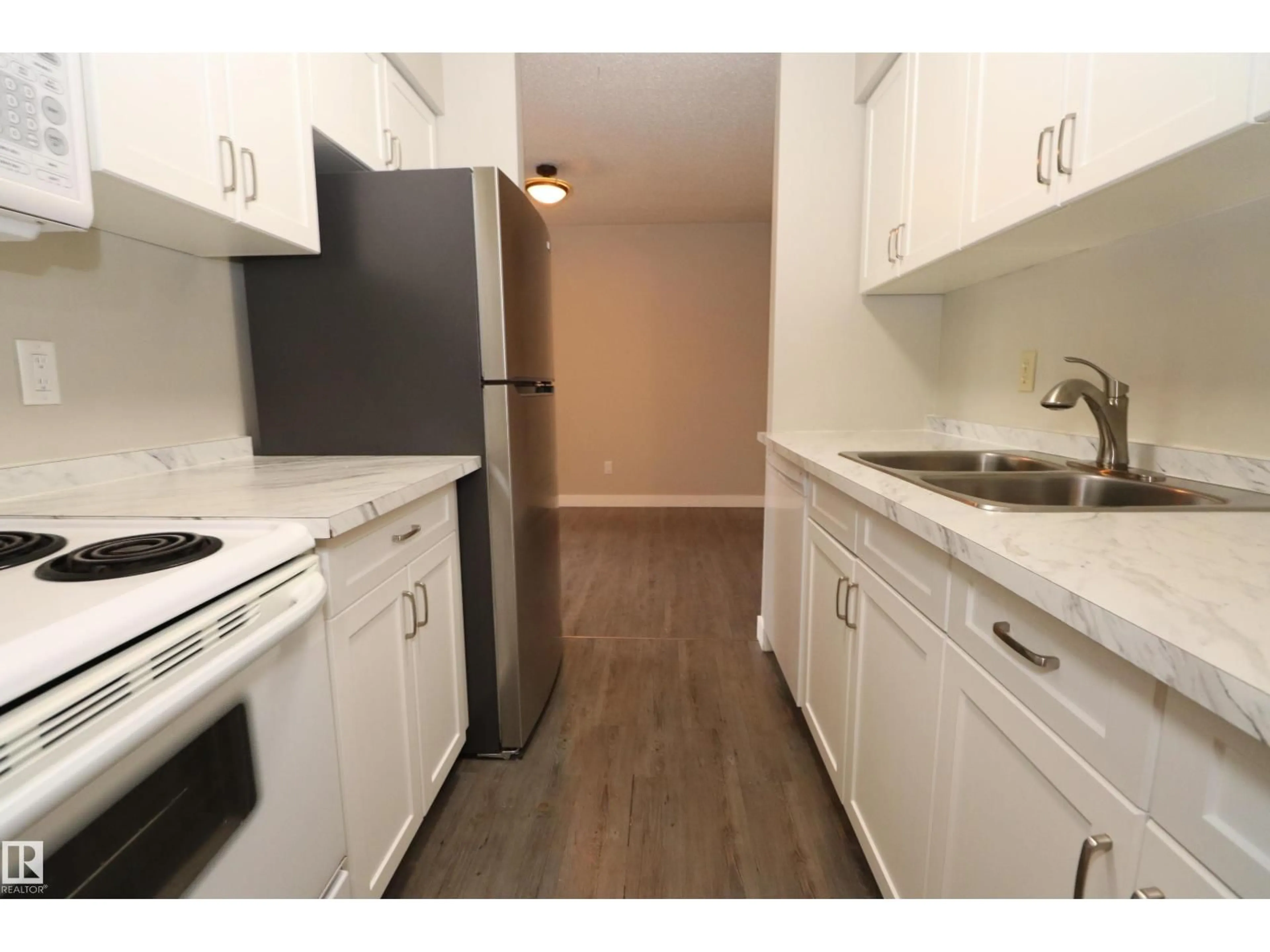 Standard kitchen, unknown for D - 14843 RIVERBEND RD, Edmonton Alberta T6H5A9