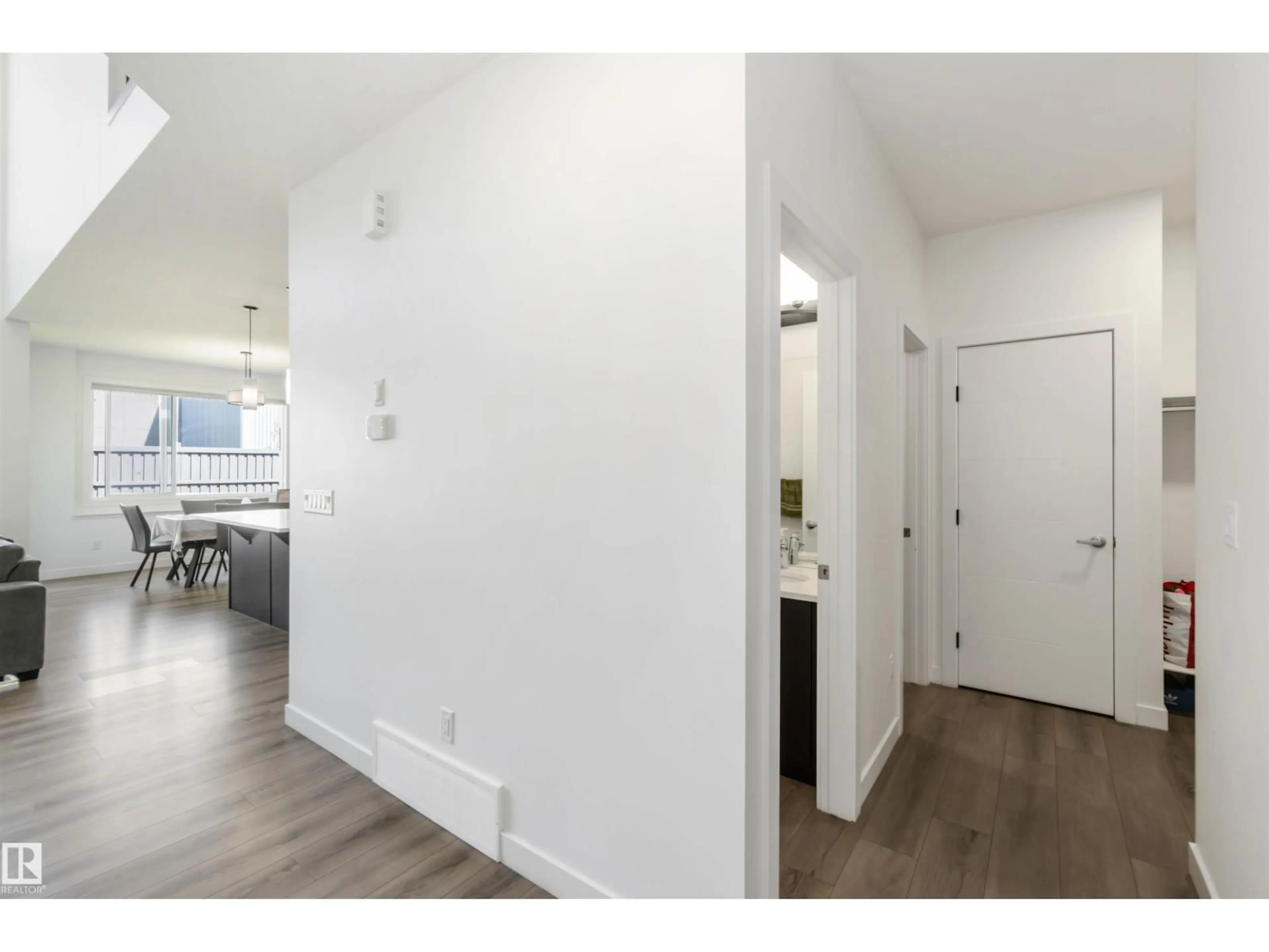 Indoor entryway for SW - 16808 30 AV, Edmonton Alberta T6W5A3