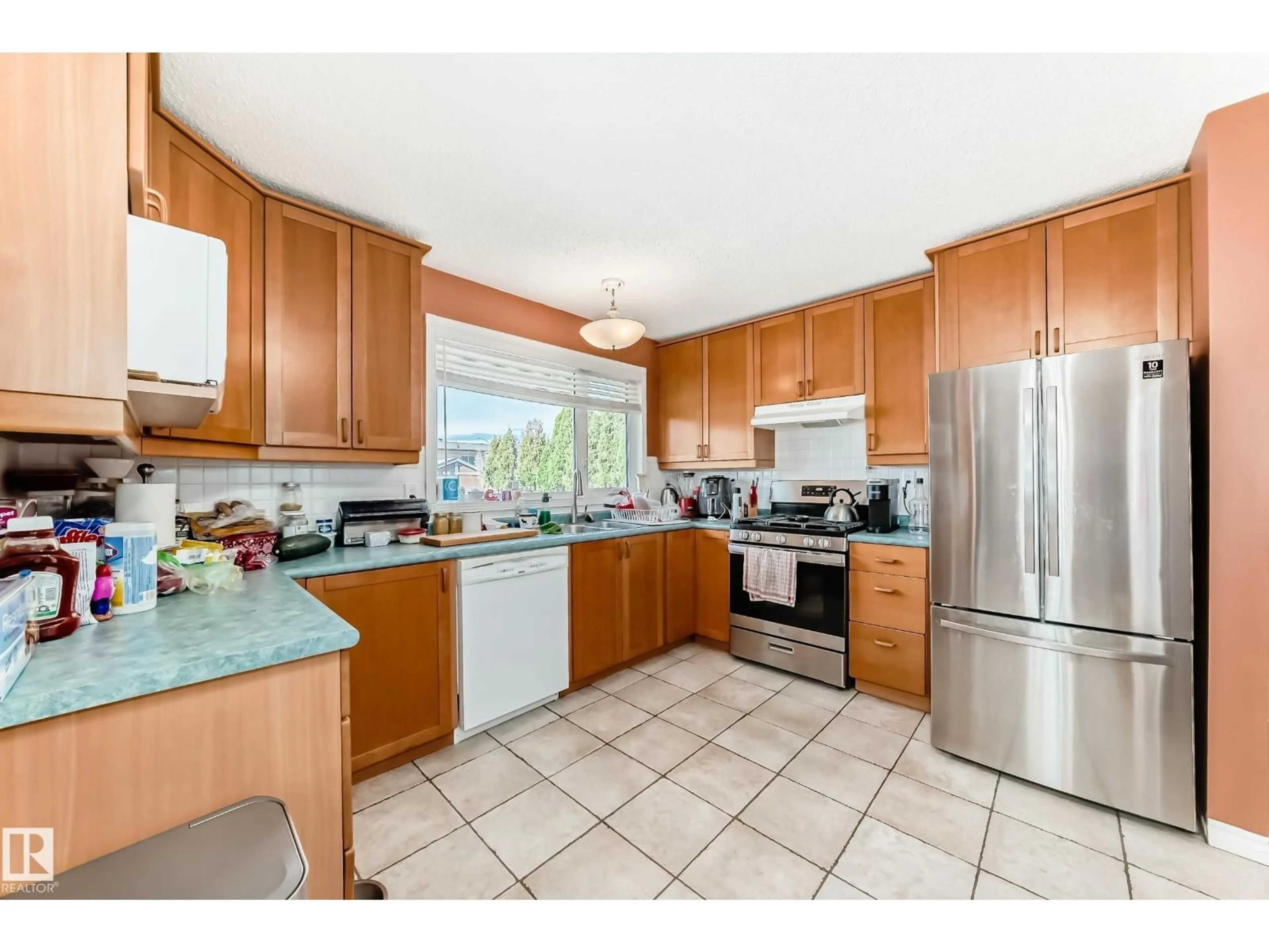 Standard kitchen, unknown for 14252 83 ST, Edmonton Alberta T5E2X9