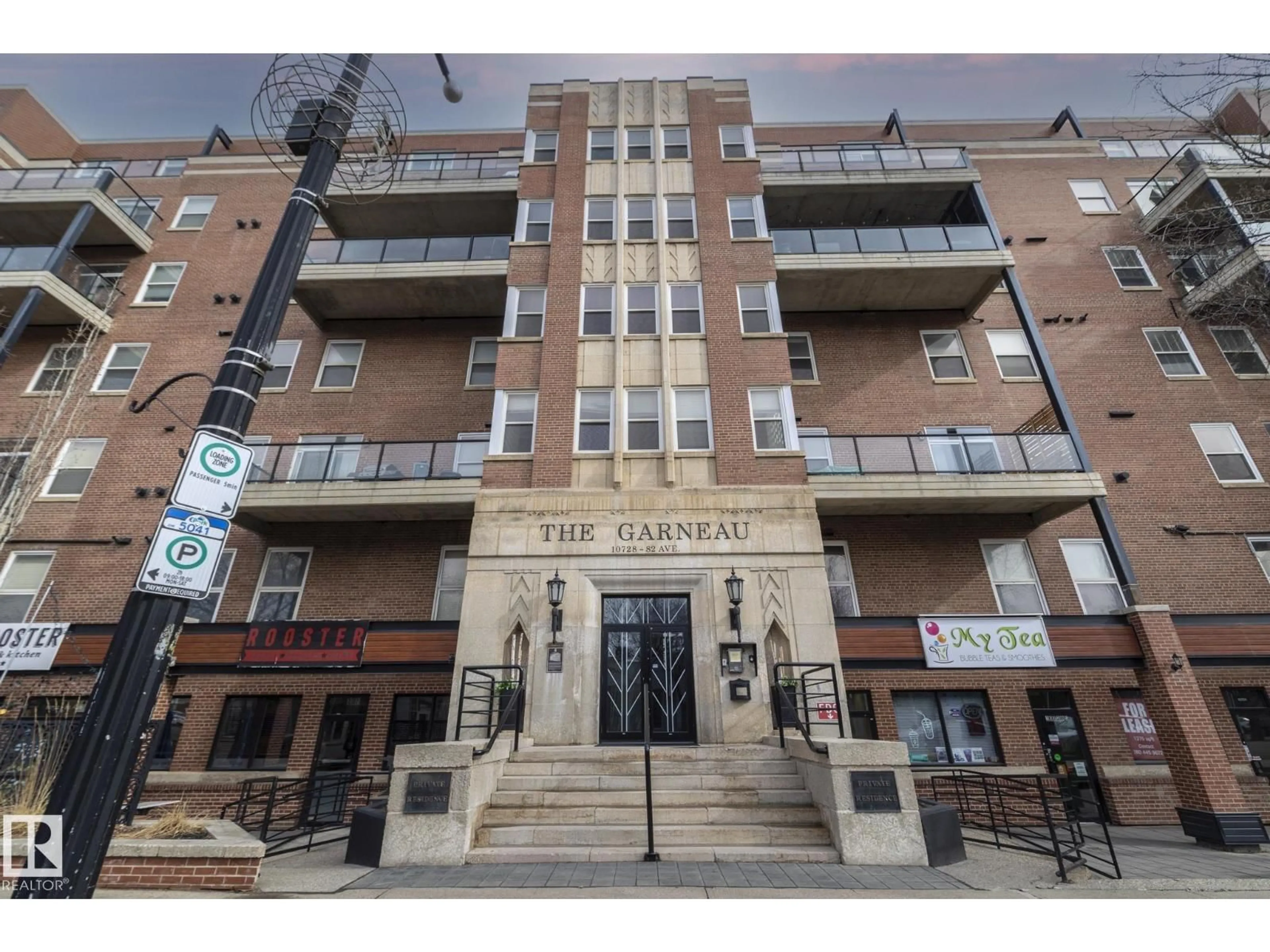 Indoor foyer for #401 - 10728 82 AV, Edmonton Alberta T6E6P5