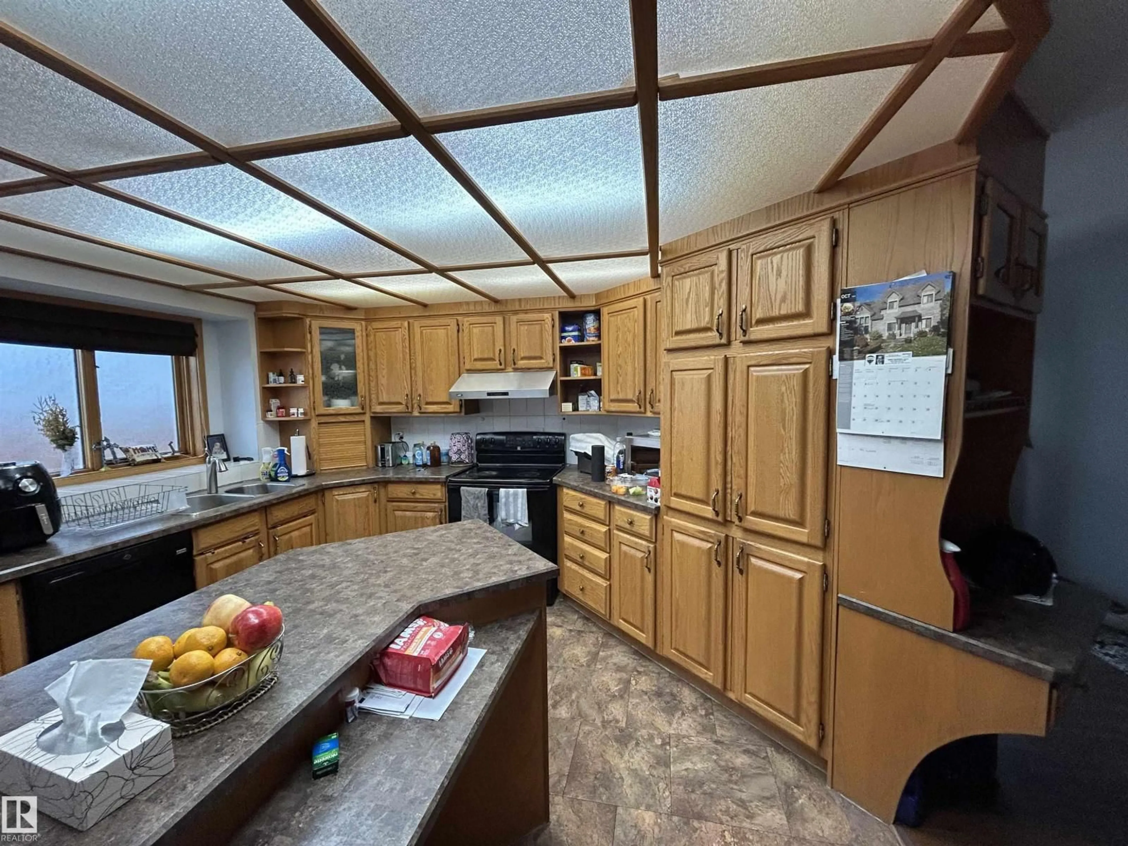 Standard kitchen, unknown for 15411 67A ST, Edmonton Alberta T5Z2W8