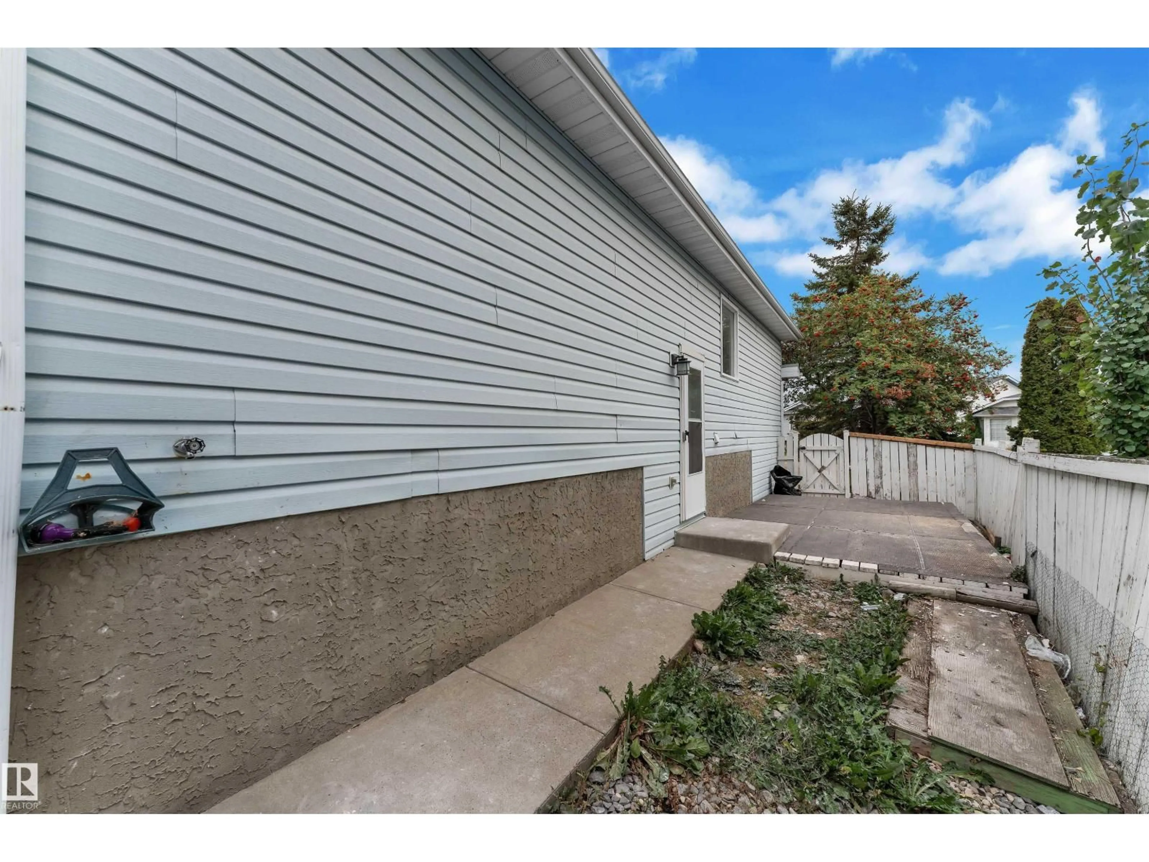 Unknown for 756 JOHNS RD, Edmonton Alberta T6L6P2