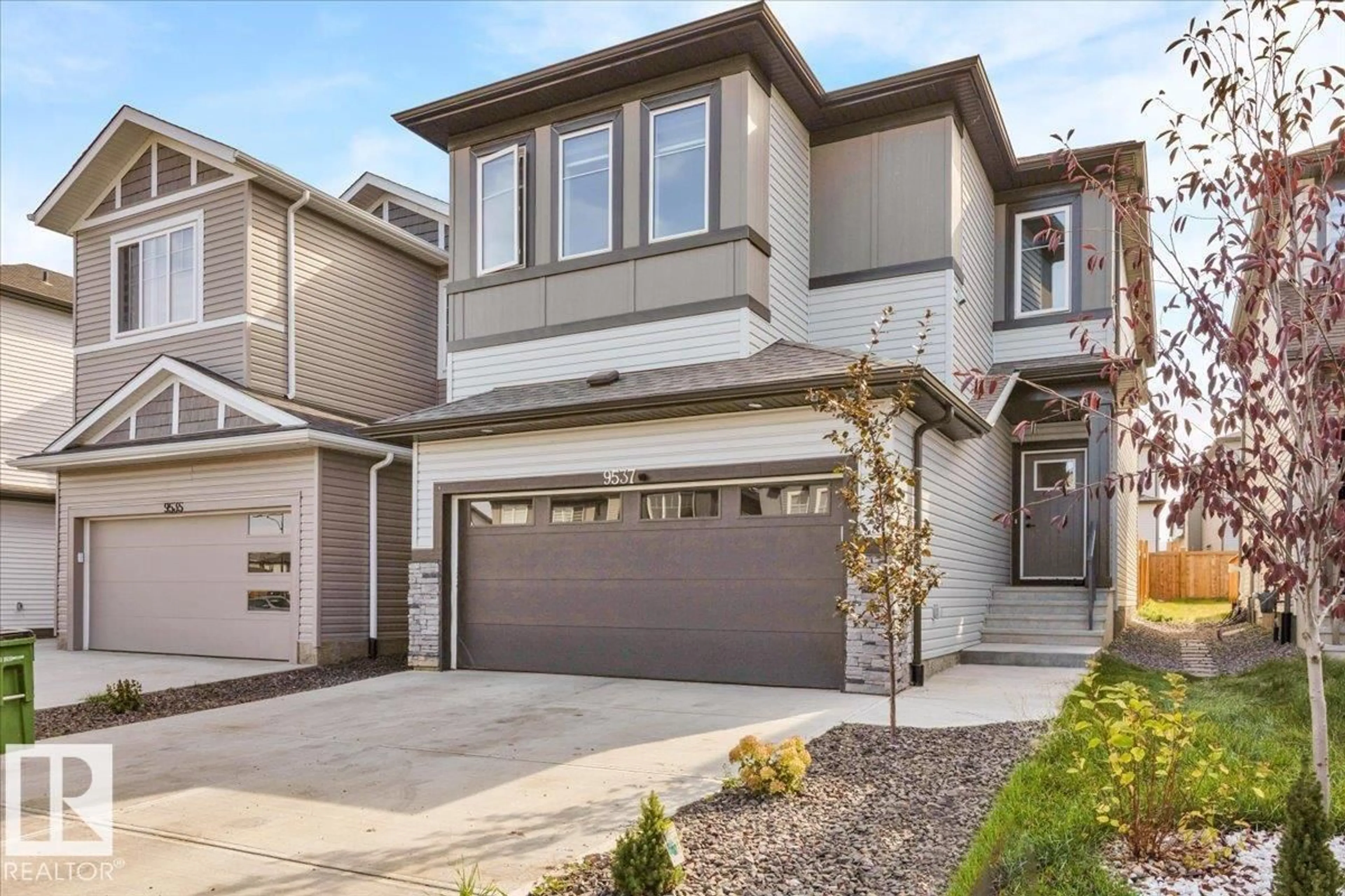 Home with vinyl exterior material, street for SW - 9537 CARSON BEND BN, Edmonton Alberta T6W5H6