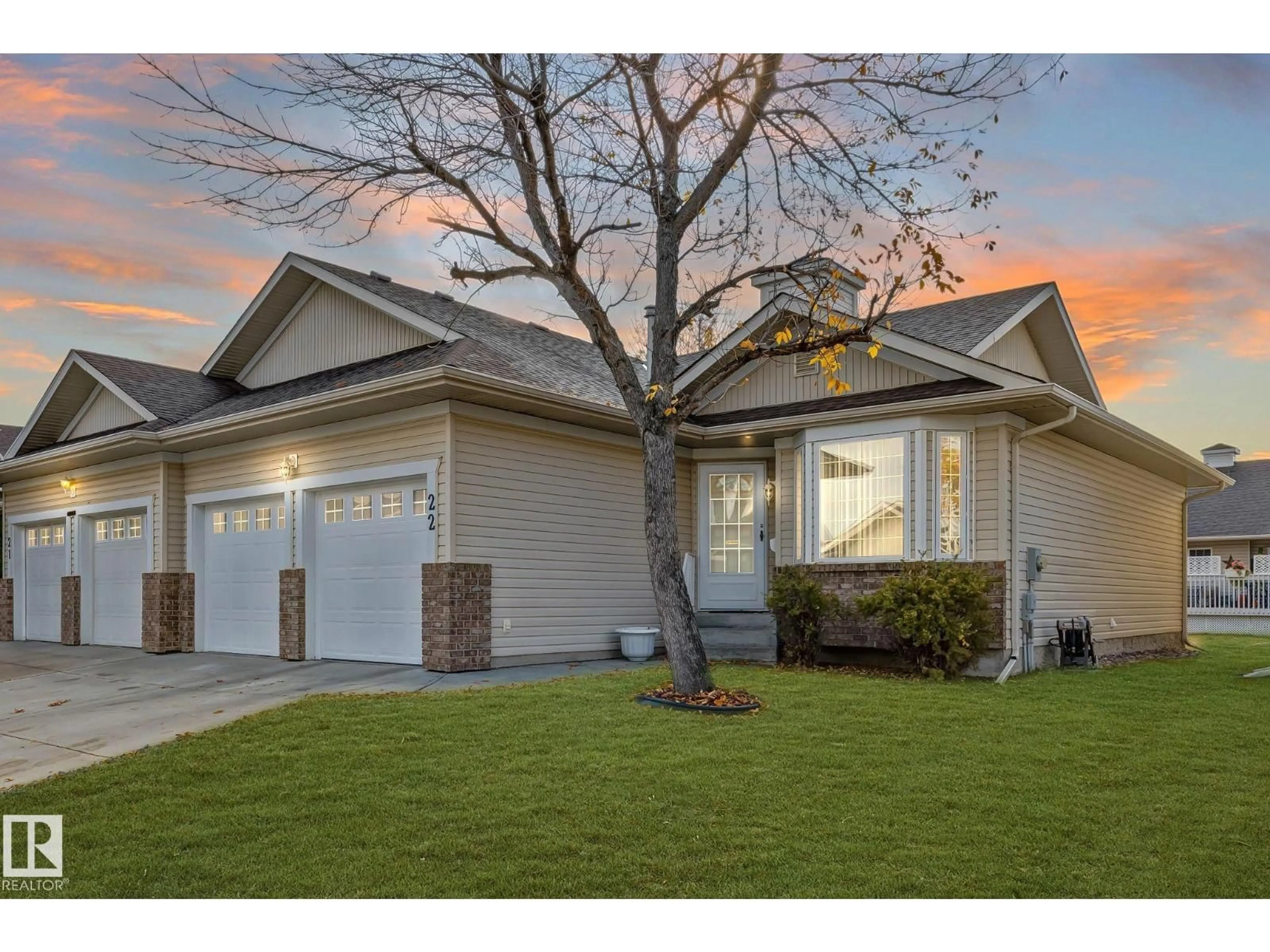 Home with vinyl exterior material, street for #22 - 201 BOTHWELL DR, Sherwood Park Alberta T8H2C8