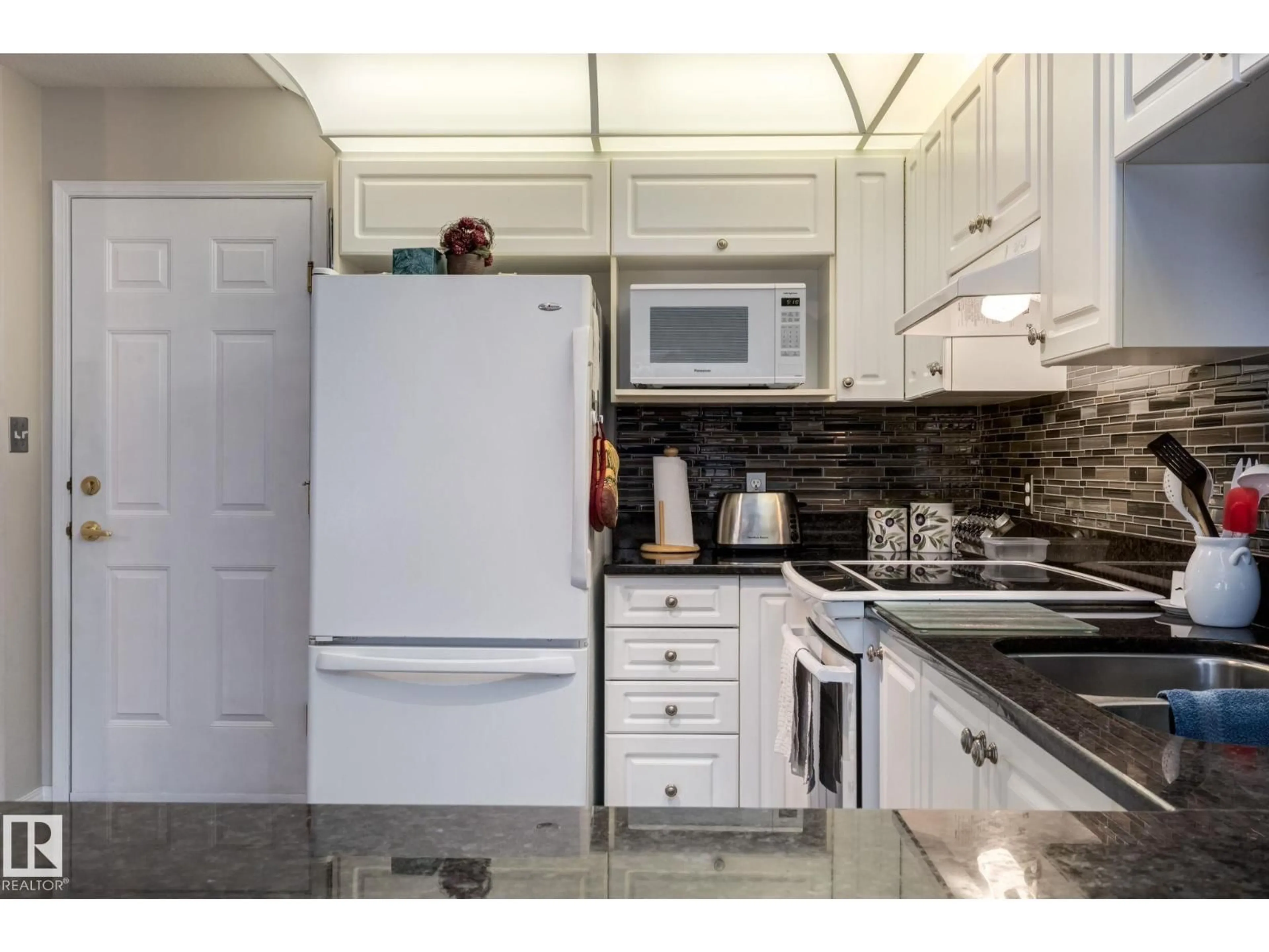 Standard kitchen, ceramic/tile floor for #22 - 201 BOTHWELL DR, Sherwood Park Alberta T8H2C8