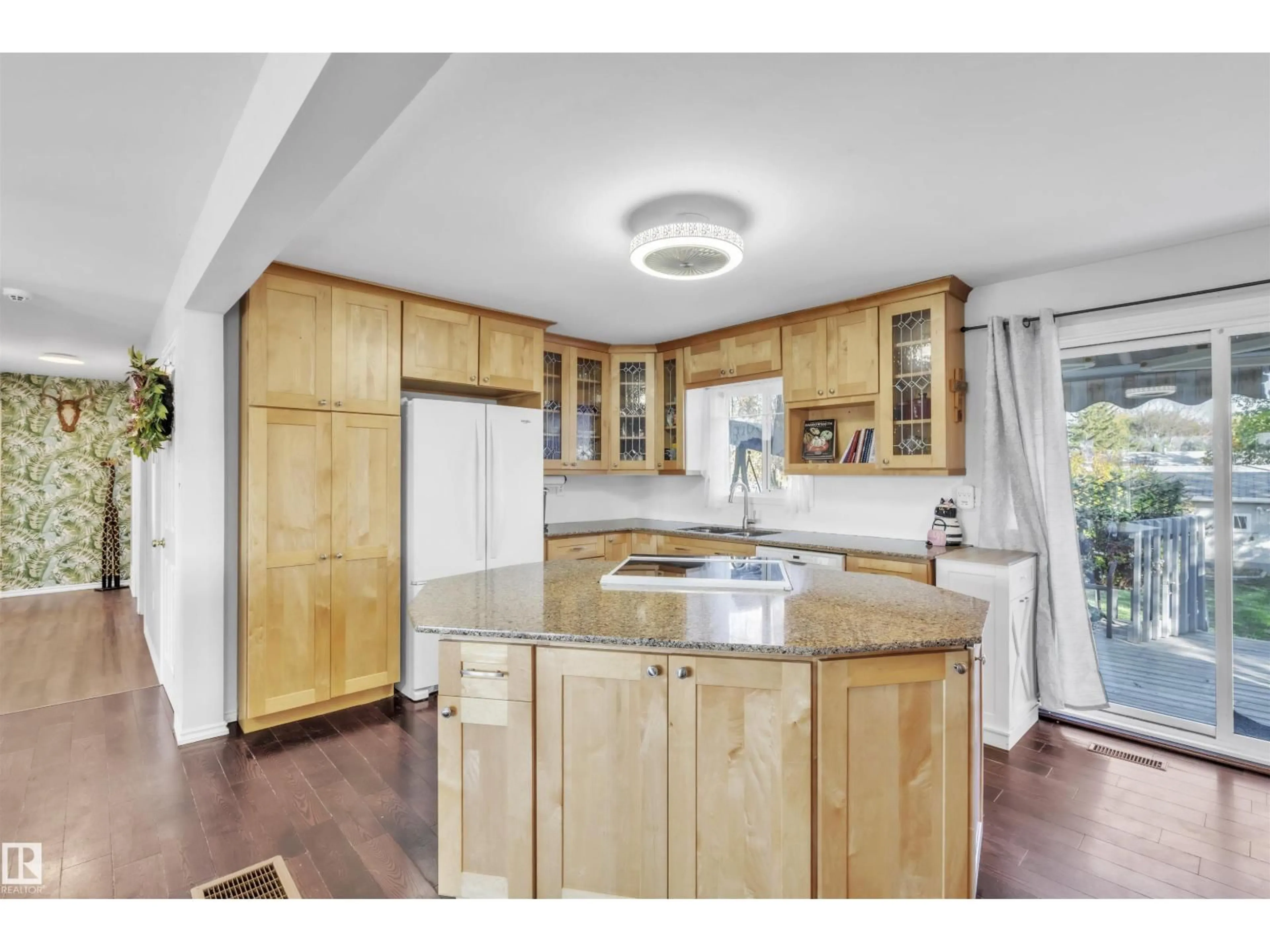 Open concept kitchen, unknown for 4701 46 ST, Bonnyville Town Alberta T9N1M1