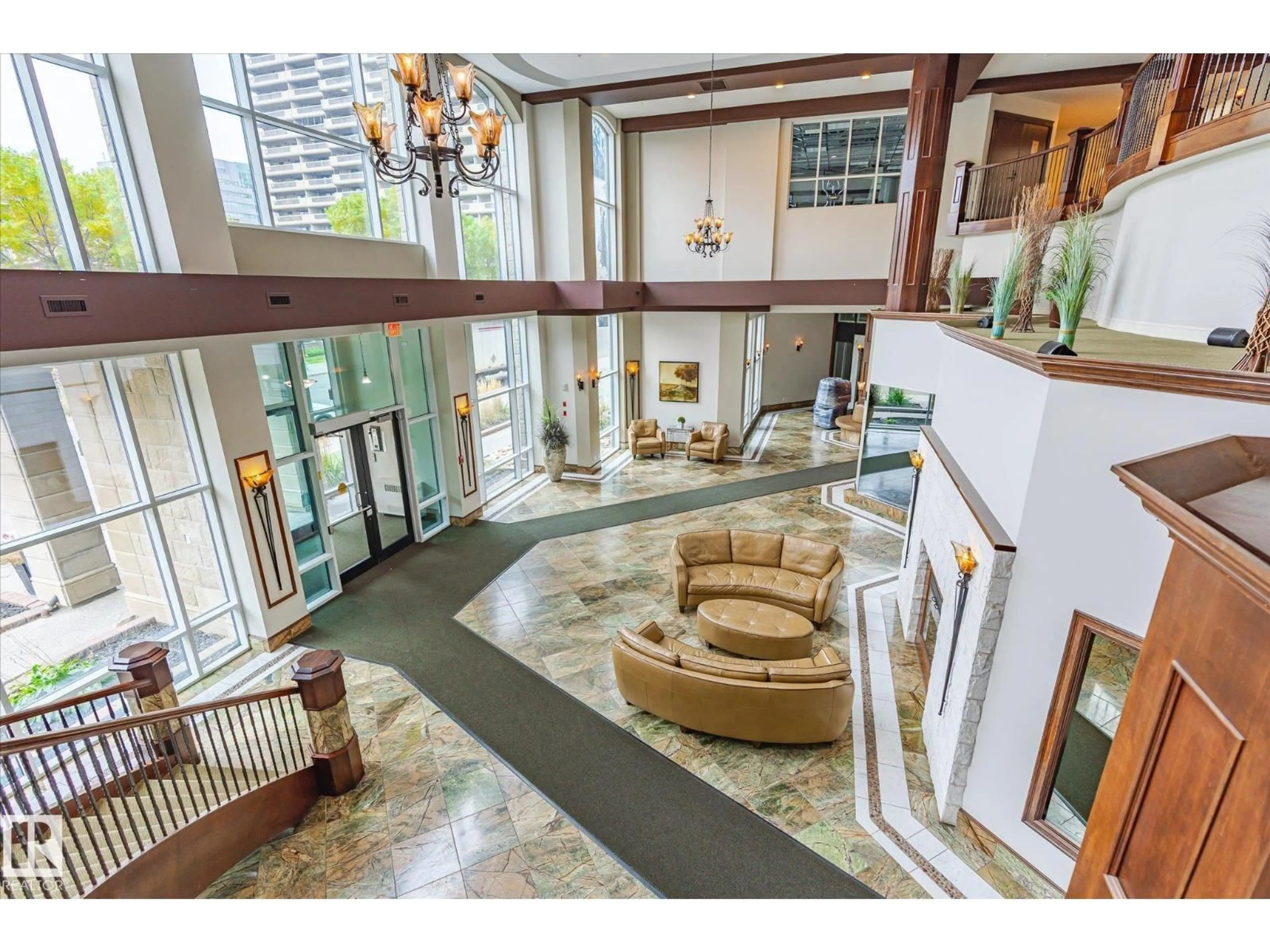 Lobby for #304 - 10142 111 ST, Edmonton Alberta T5K1K6
