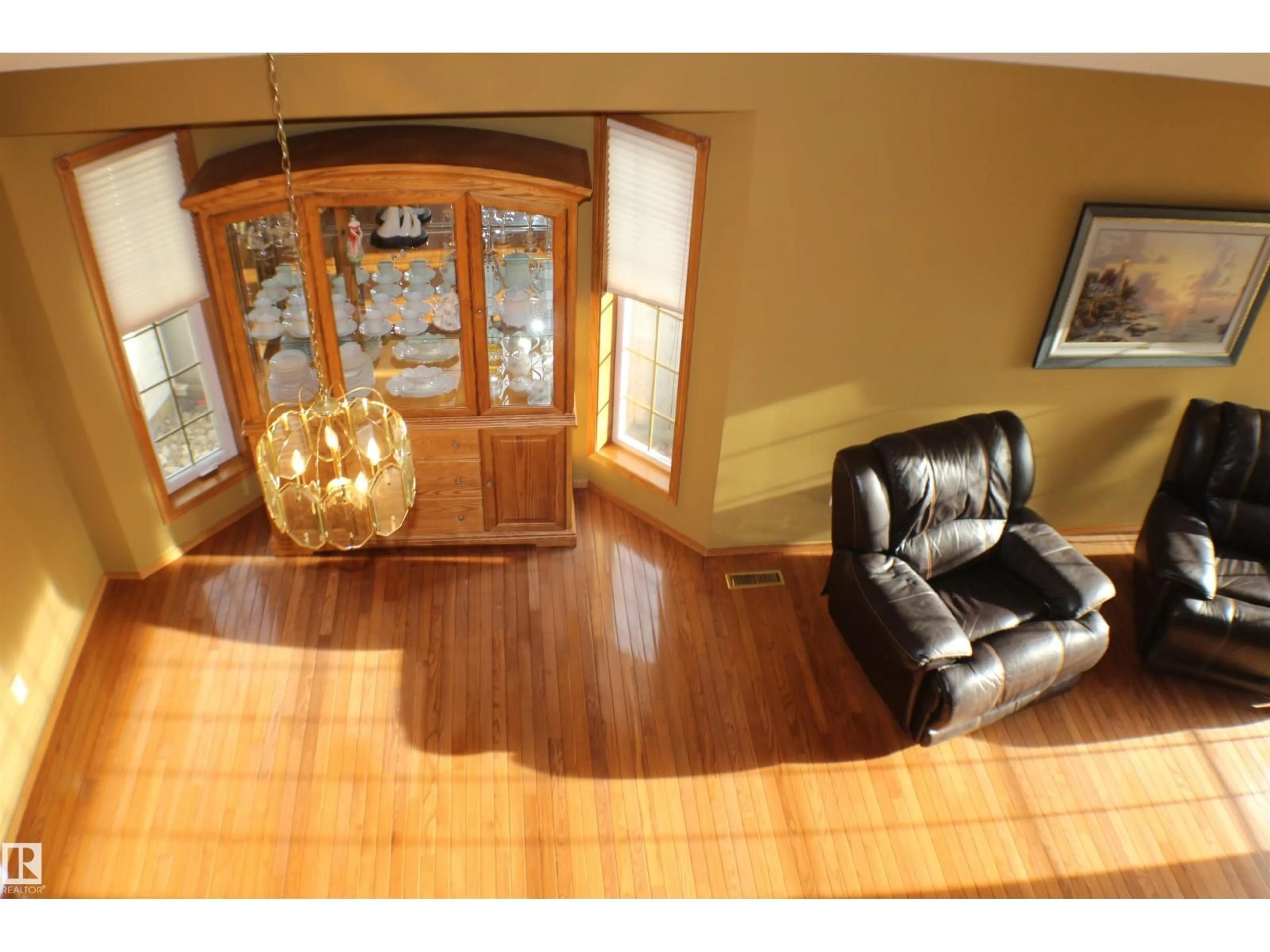 Indoor foyer for 11 ESCADA CL, St. Albert Alberta T8N6X5