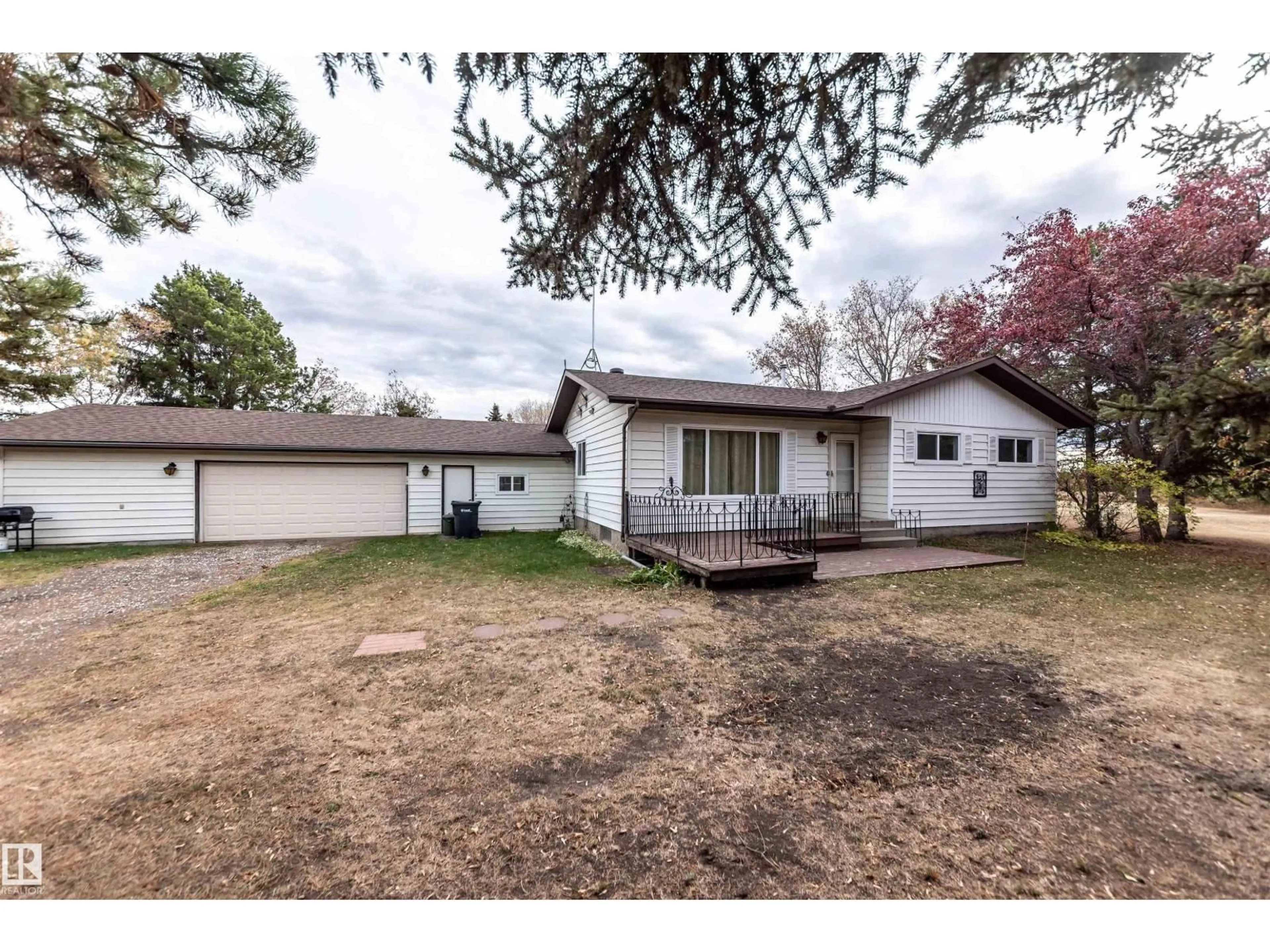 A pic from outside/outdoor area/front of a property/back of a property/a pic from drone, street for 30 53111 RGE ROAD 22, Rural Parkland County Alberta T7Y2J4