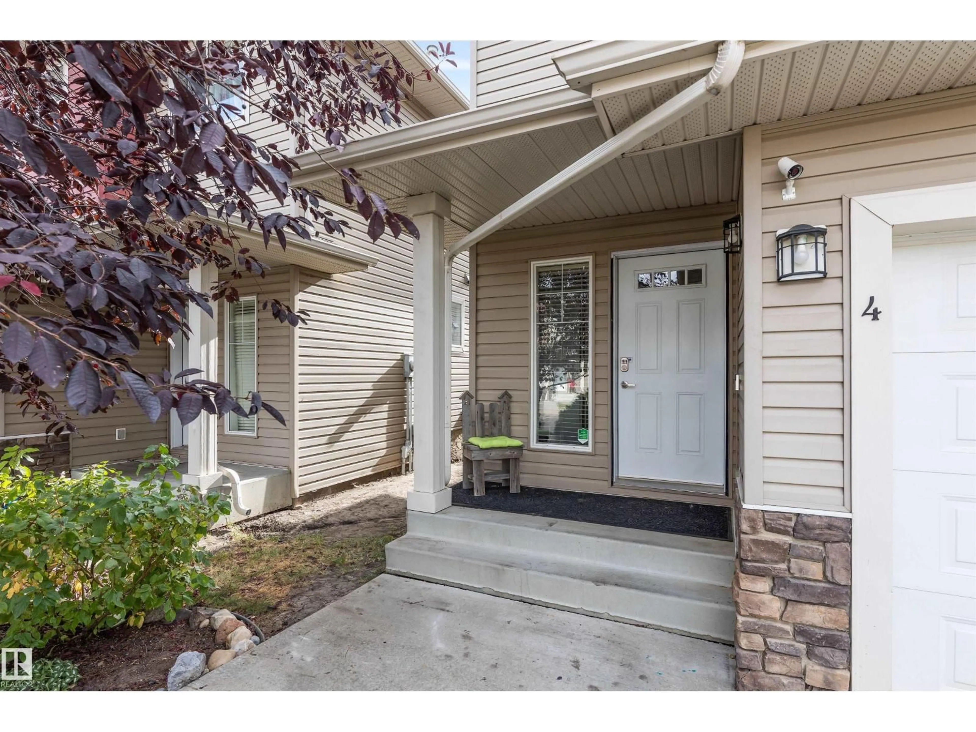 Indoor entryway for #4 - 15151 43 ST, Edmonton Alberta T5Y0L3