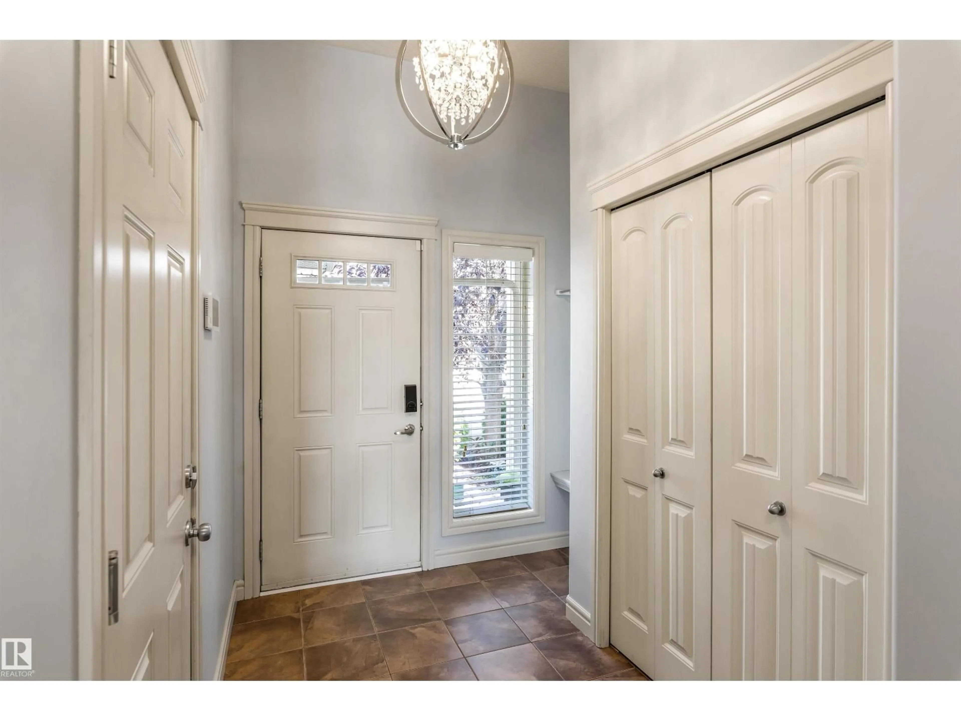 Indoor entryway for #4 - 15151 43 ST, Edmonton Alberta T5Y0L3