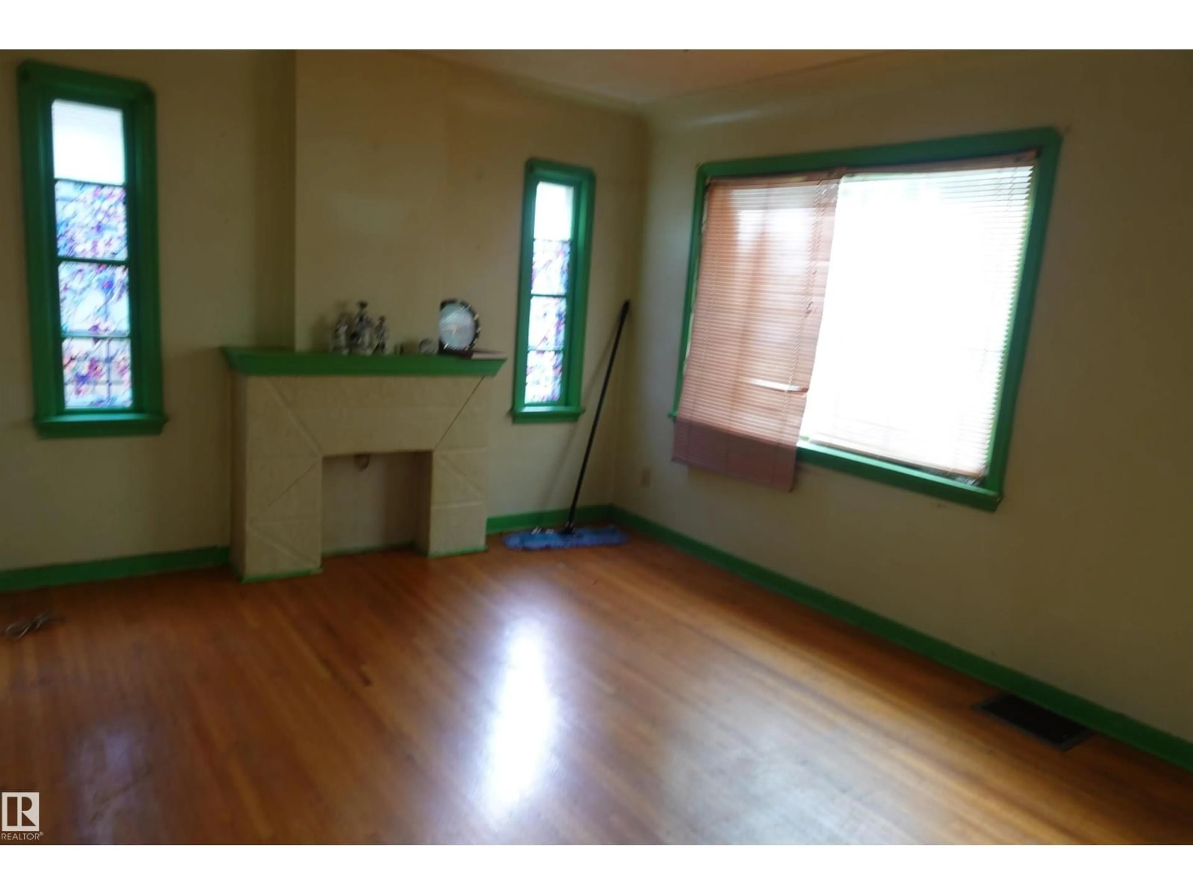 A pic of a room for NW - 8839 90 ST, Edmonton Alberta T6C3L7