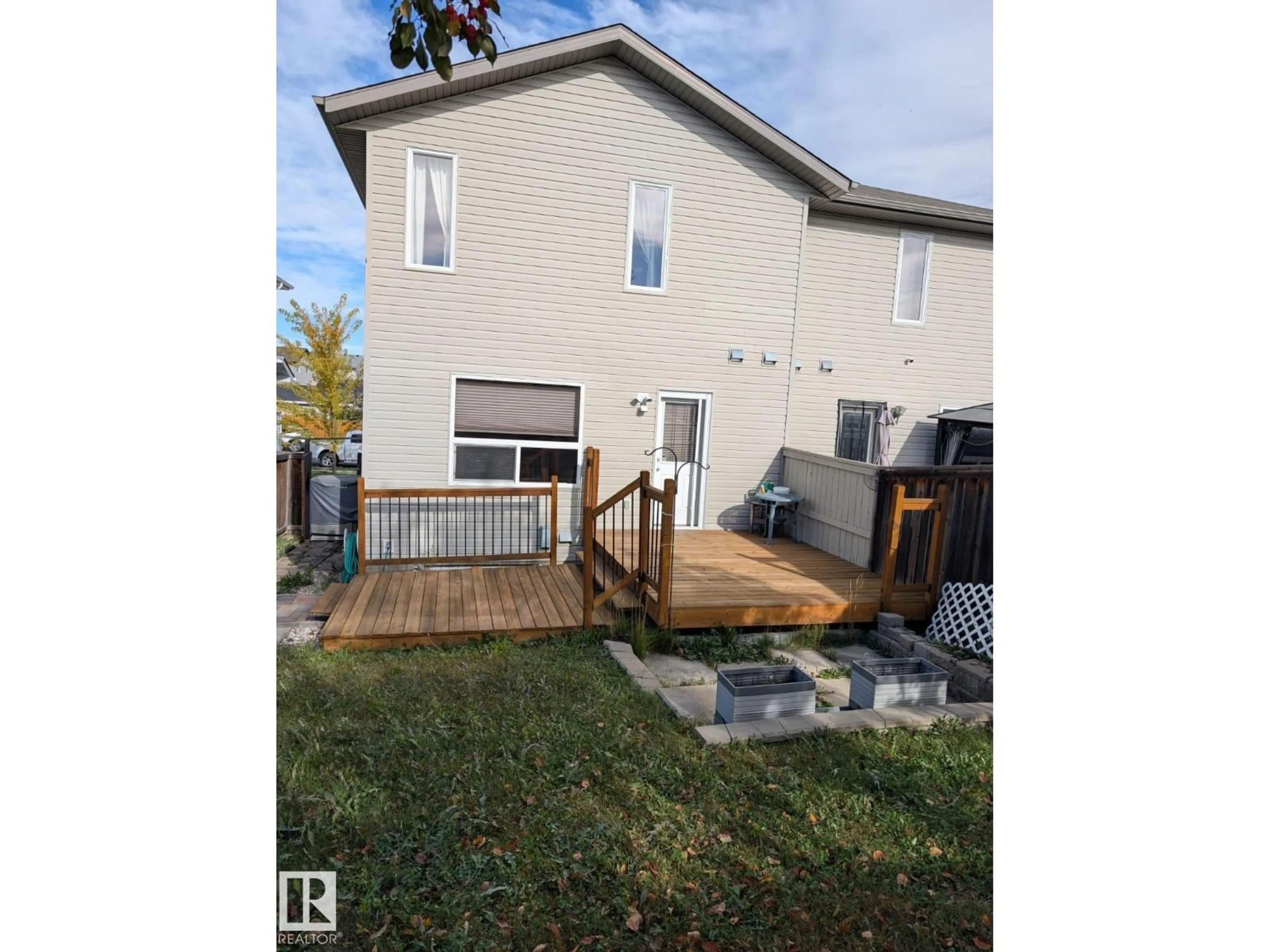 Patio, street for 198 BROOKVIEW WY, Stony Plain Alberta T7Z2X7