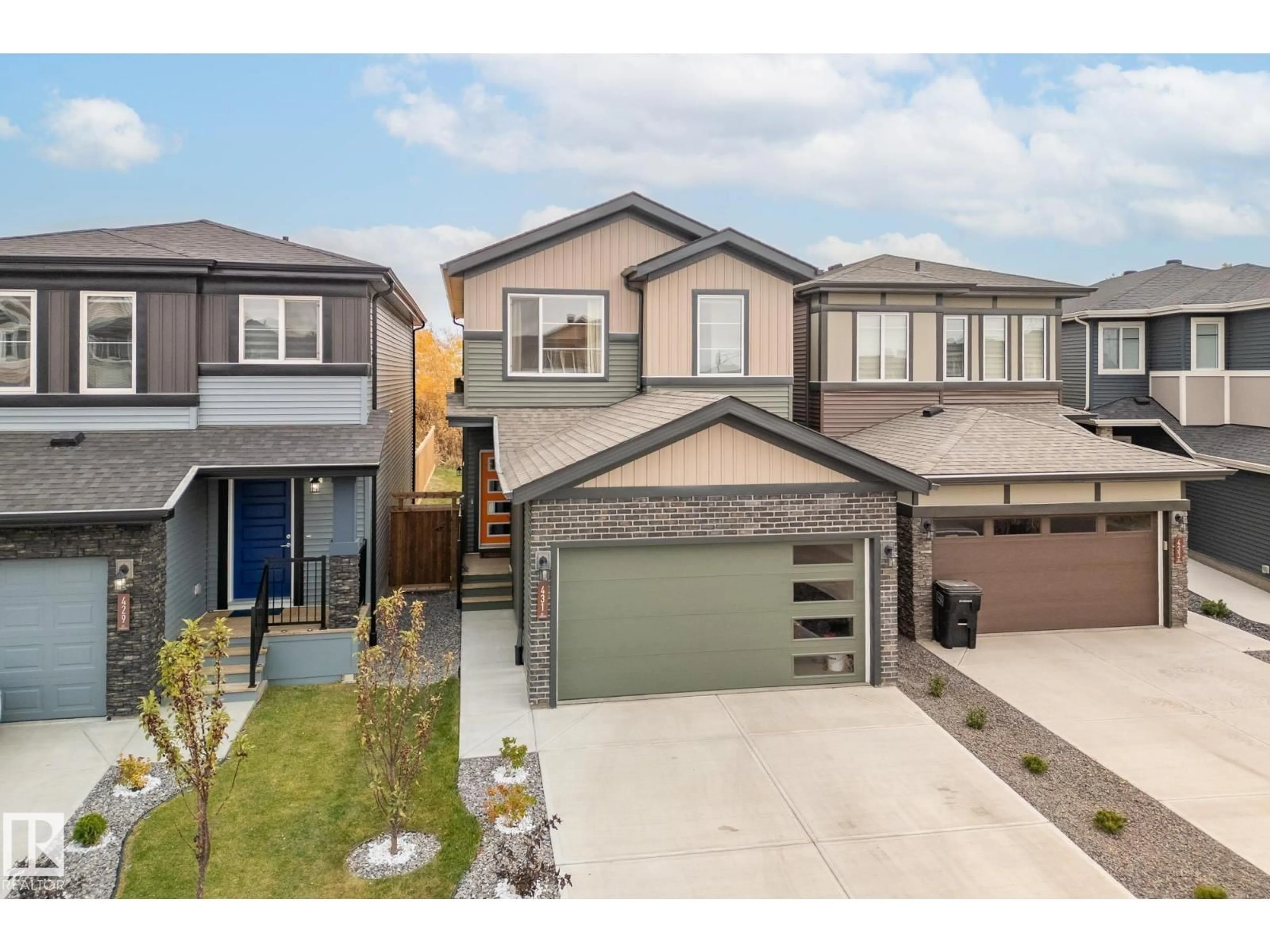 A pic from outside/outdoor area/front of a property/back of a property/a pic from drone, street for 431 CONROY CR, Edmonton Alberta T6W5A9