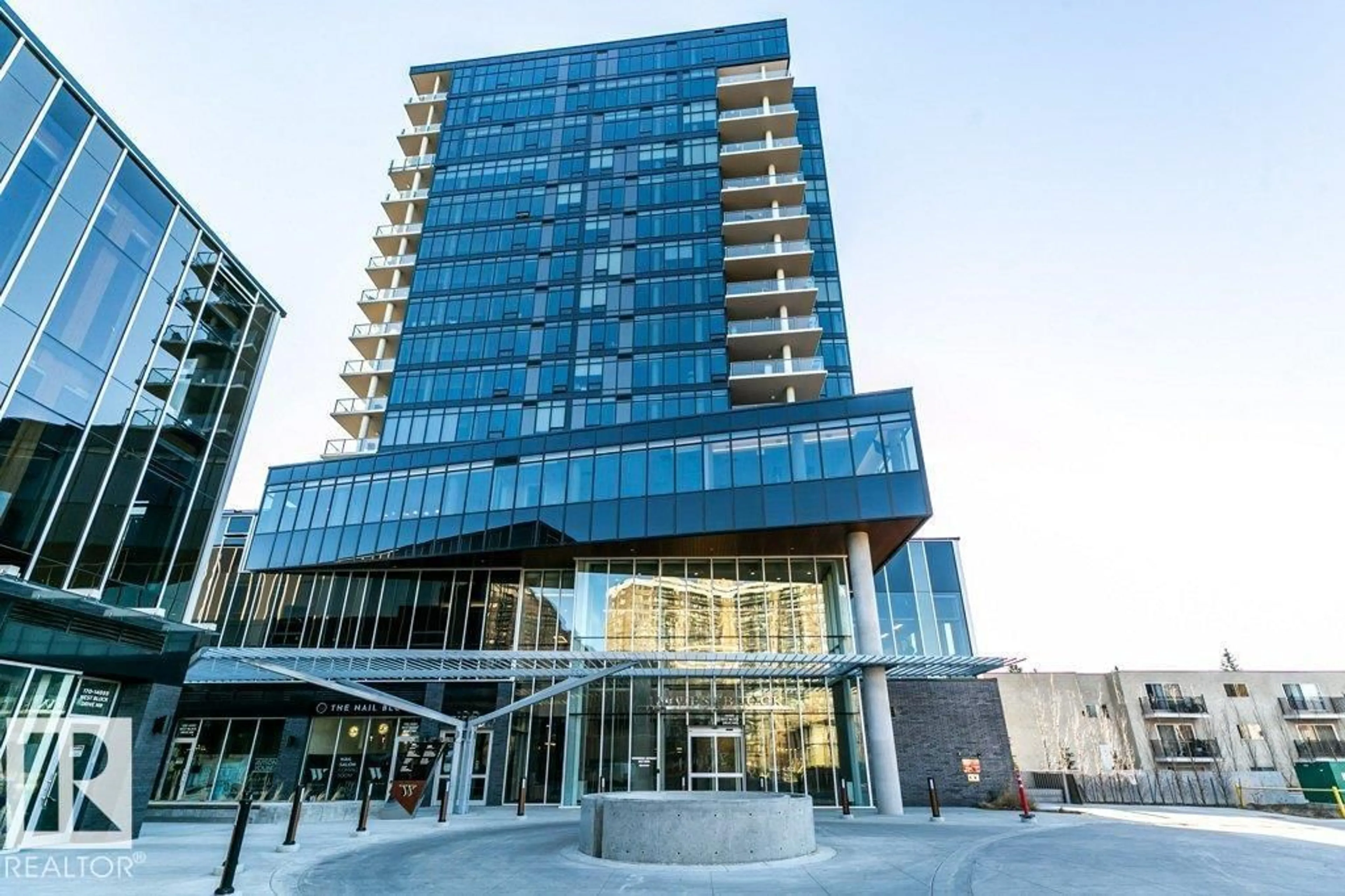 Indoor foyer for #701 - 14105 WEST BLOCK DR, Edmonton Alberta T5N1L5