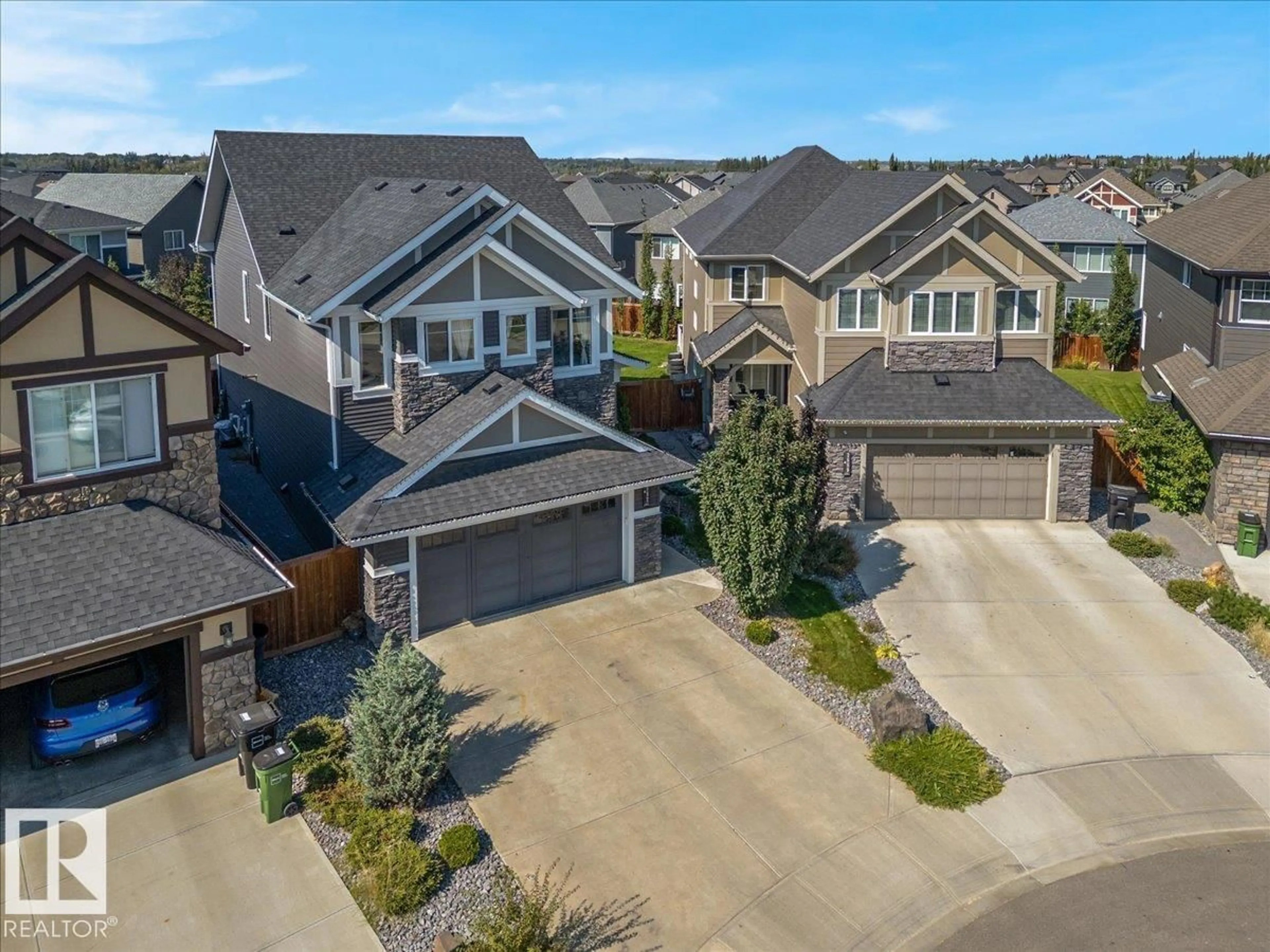 A pic from outside/outdoor area/front of a property/back of a property/a pic from drone, street for 3557 KESWICK BV, Edmonton Alberta T6W3W9