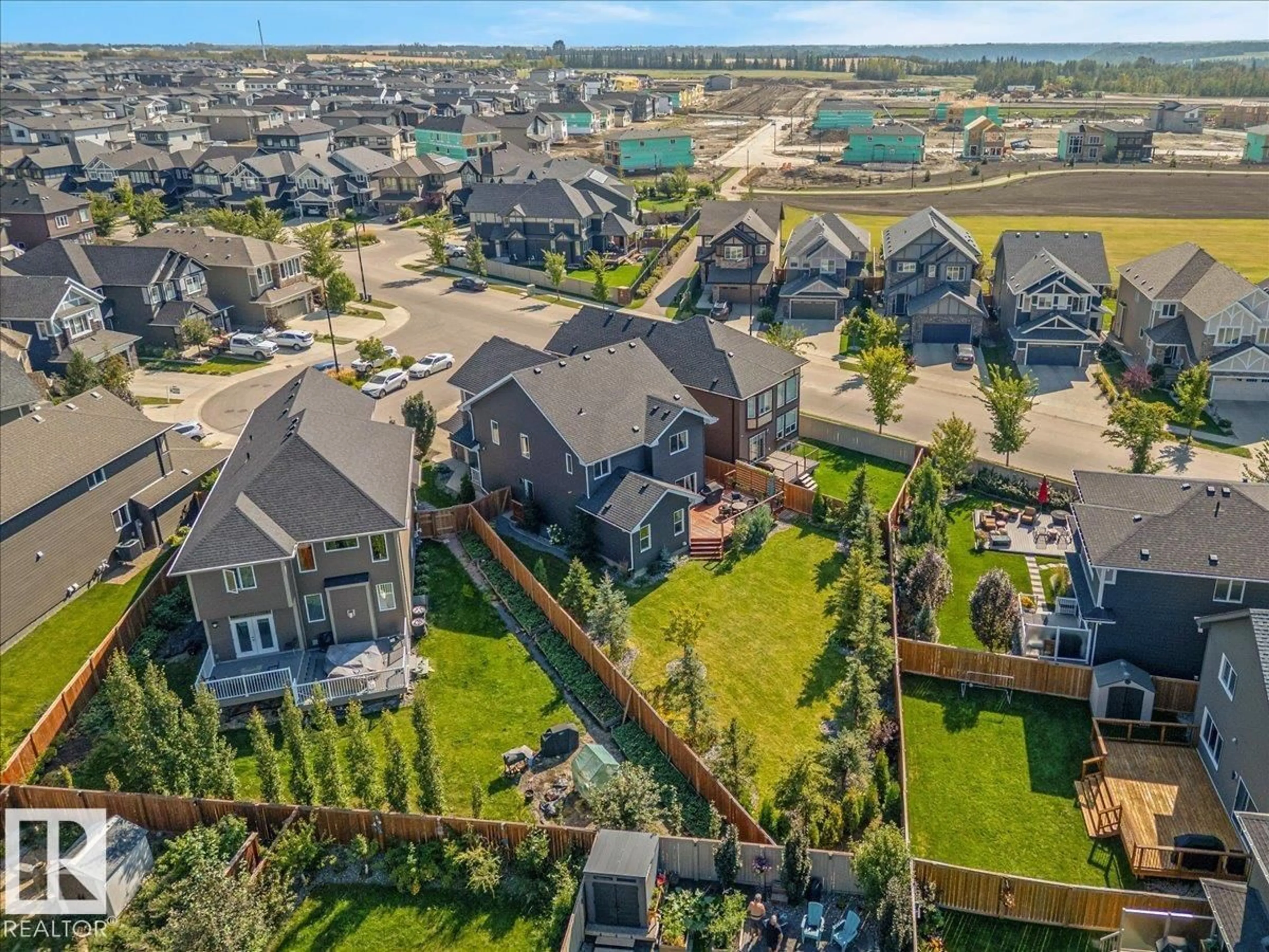 A pic from outside/outdoor area/front of a property/back of a property/a pic from drone, unknown for 3557 KESWICK BV, Edmonton Alberta T6W3W9