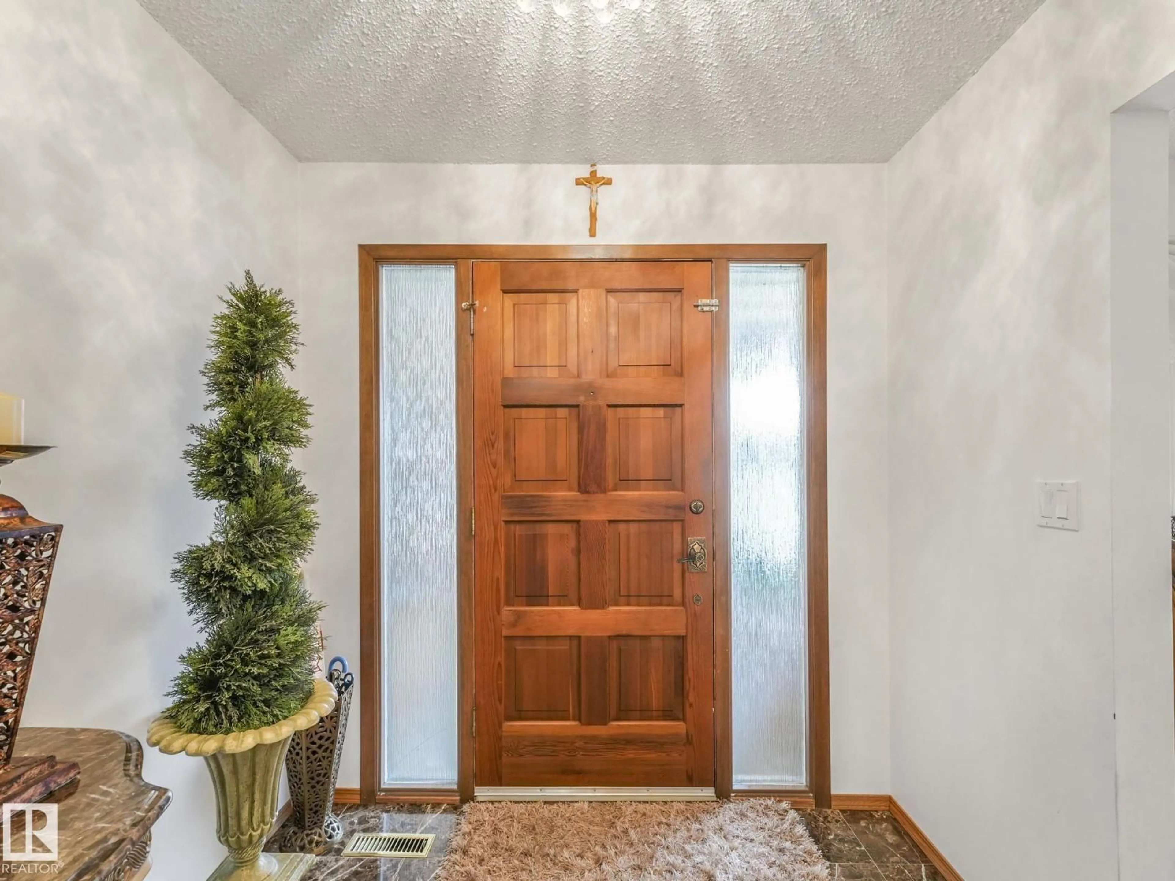 Indoor entryway for 11106 173A AV, Edmonton Alberta T5X3J9
