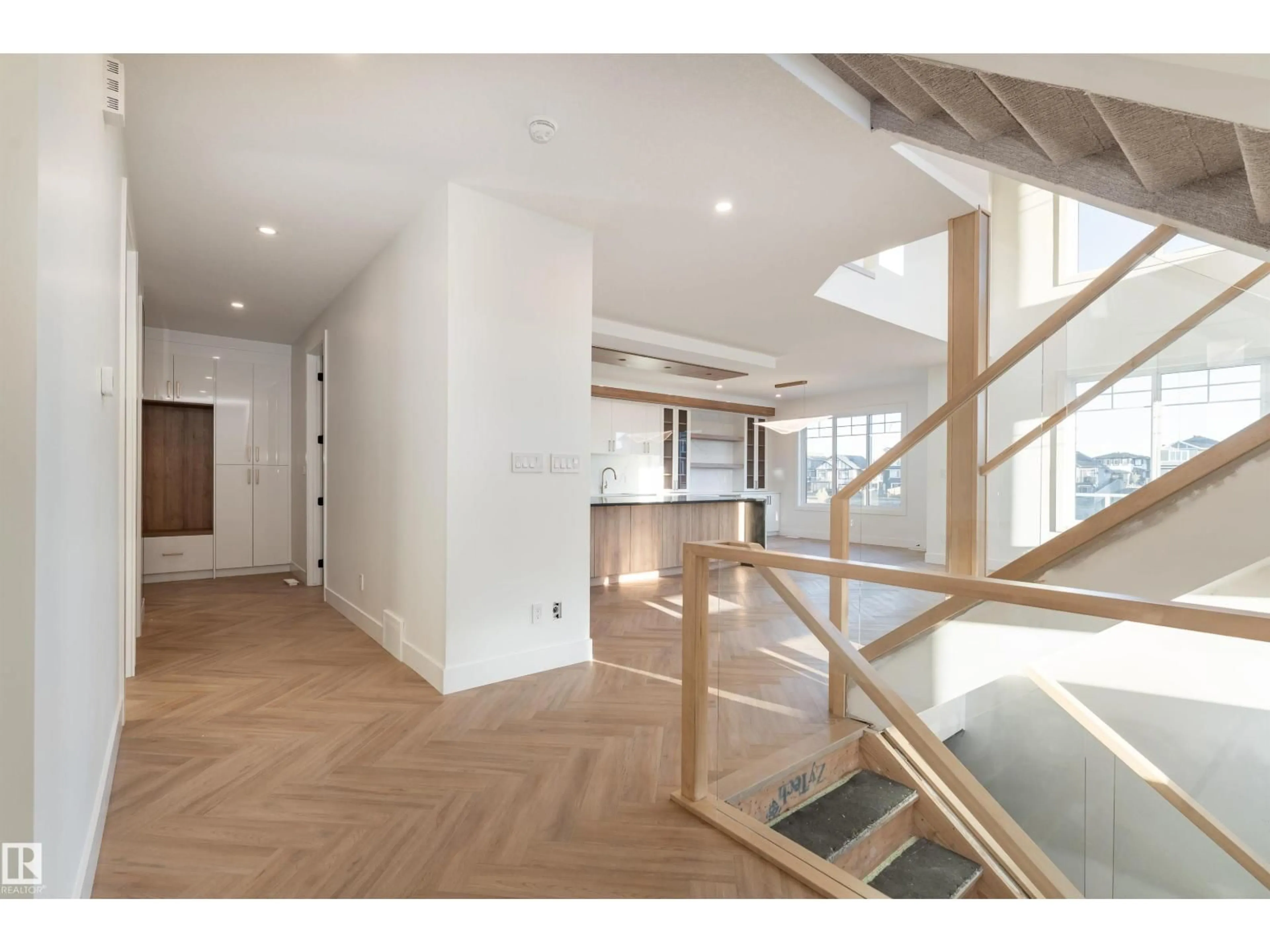 Indoor foyer for 78 ELDRIDGE PT, St. Albert Alberta T8N8C4