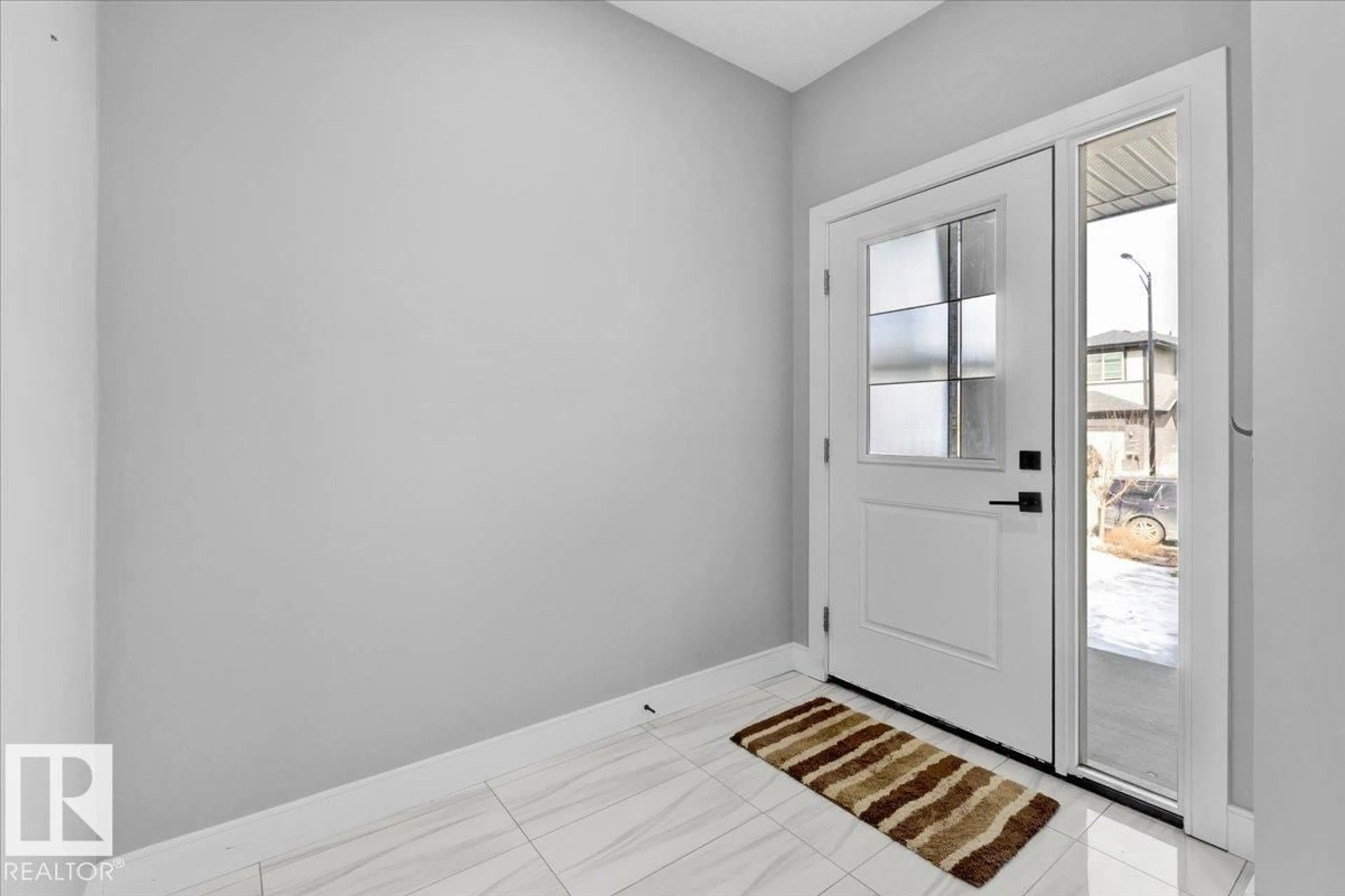 Indoor entryway for 20883 131 AV, Edmonton Alberta T5S0P1