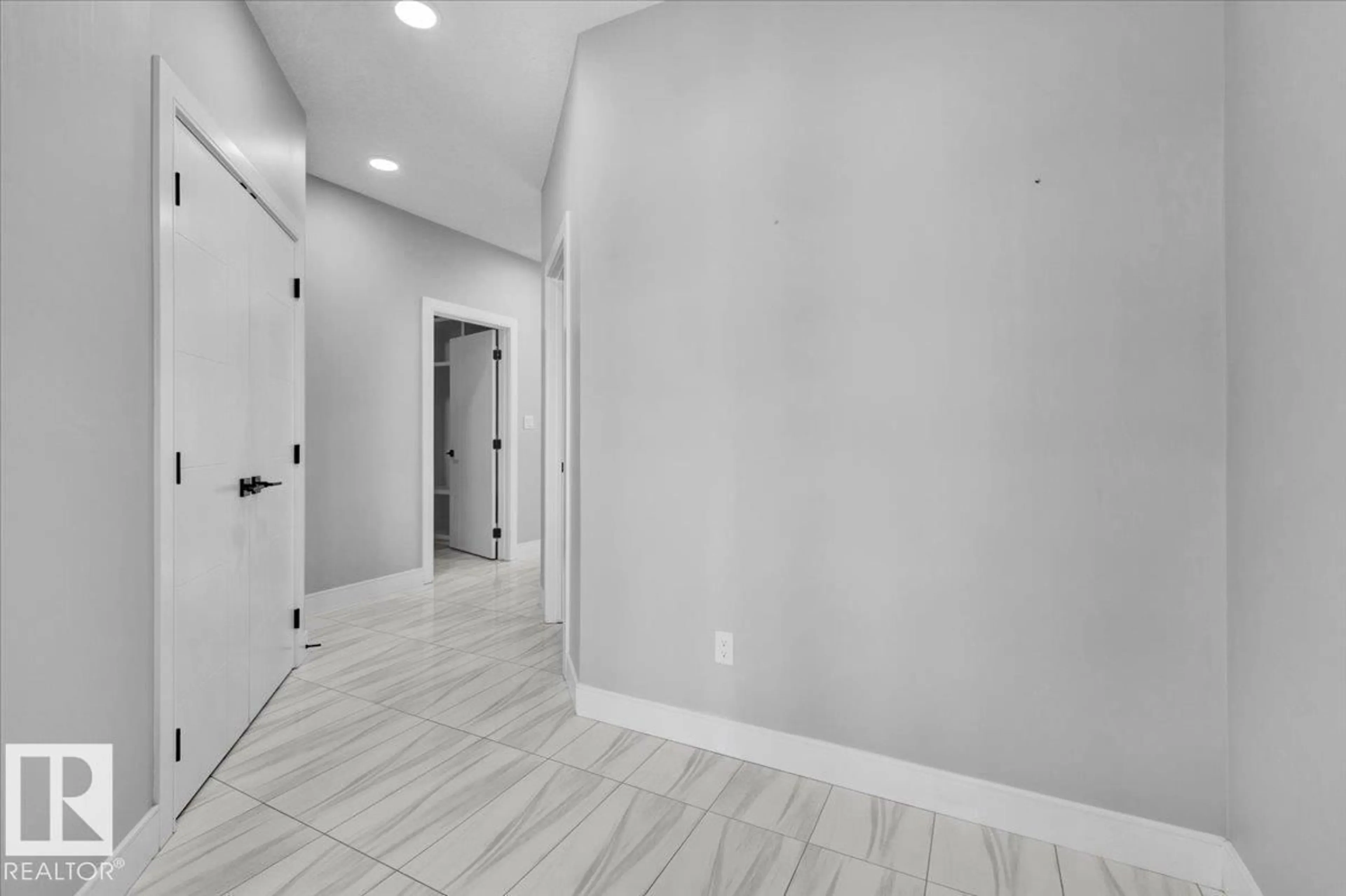 Indoor entryway for 20883 131 AV, Edmonton Alberta T5S0P1
