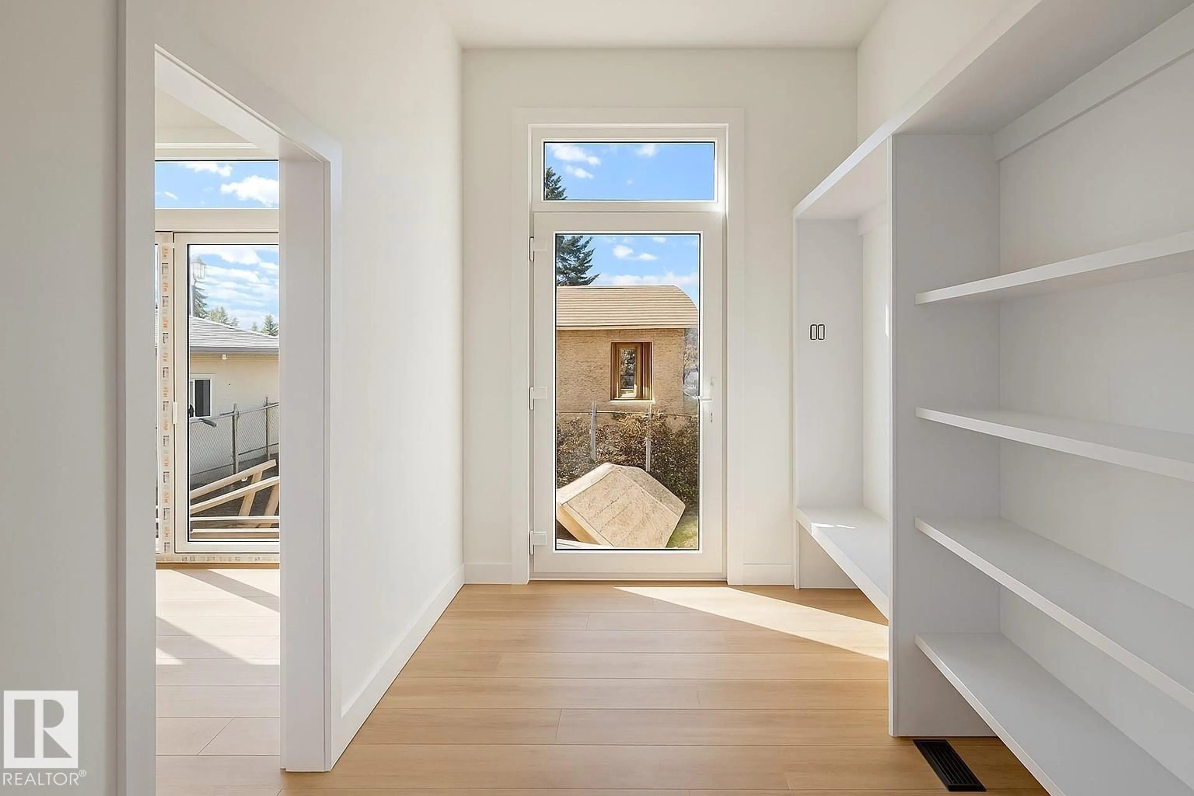 Indoor entryway for NW - 5304 104A ST, Edmonton Alberta T6H2M1