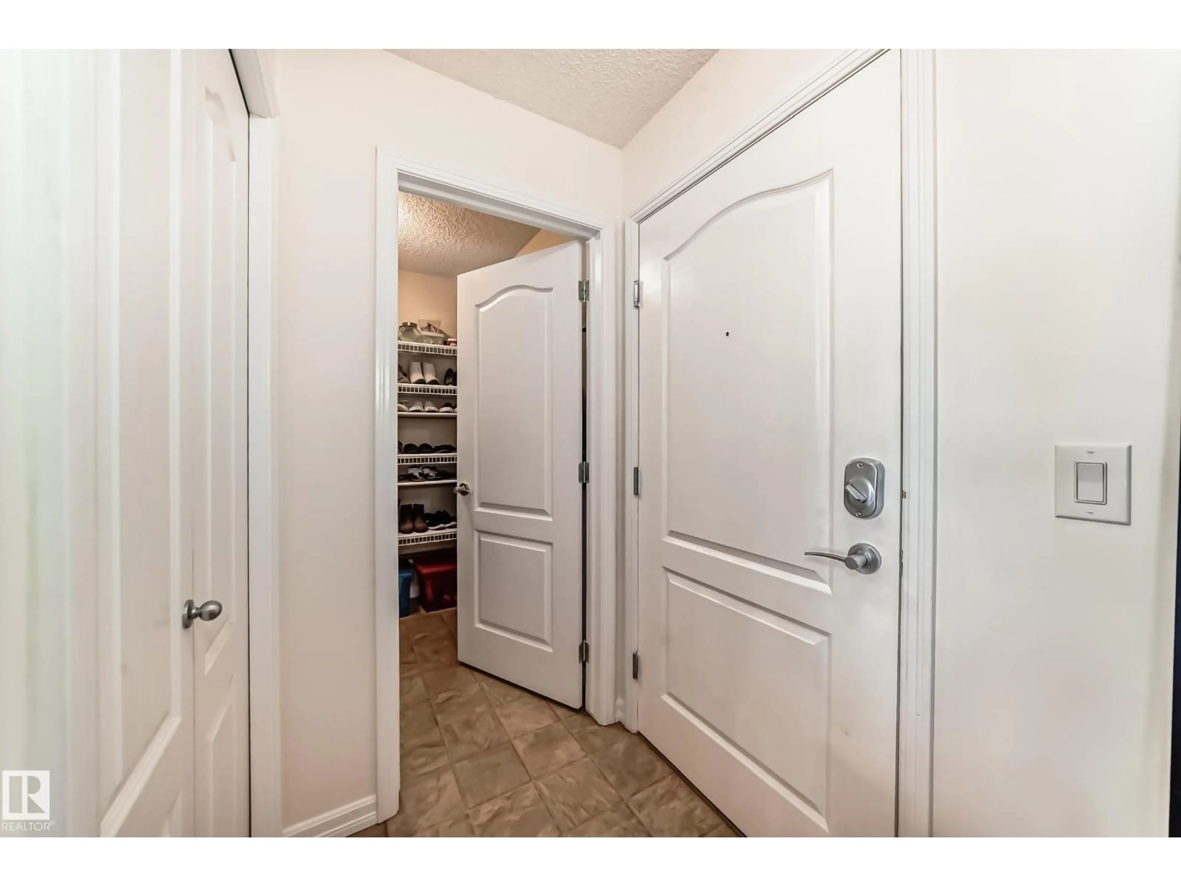 Indoor entryway for #412 - 271 CHARLOTTE WY, Sherwood Park Alberta T8H0N9