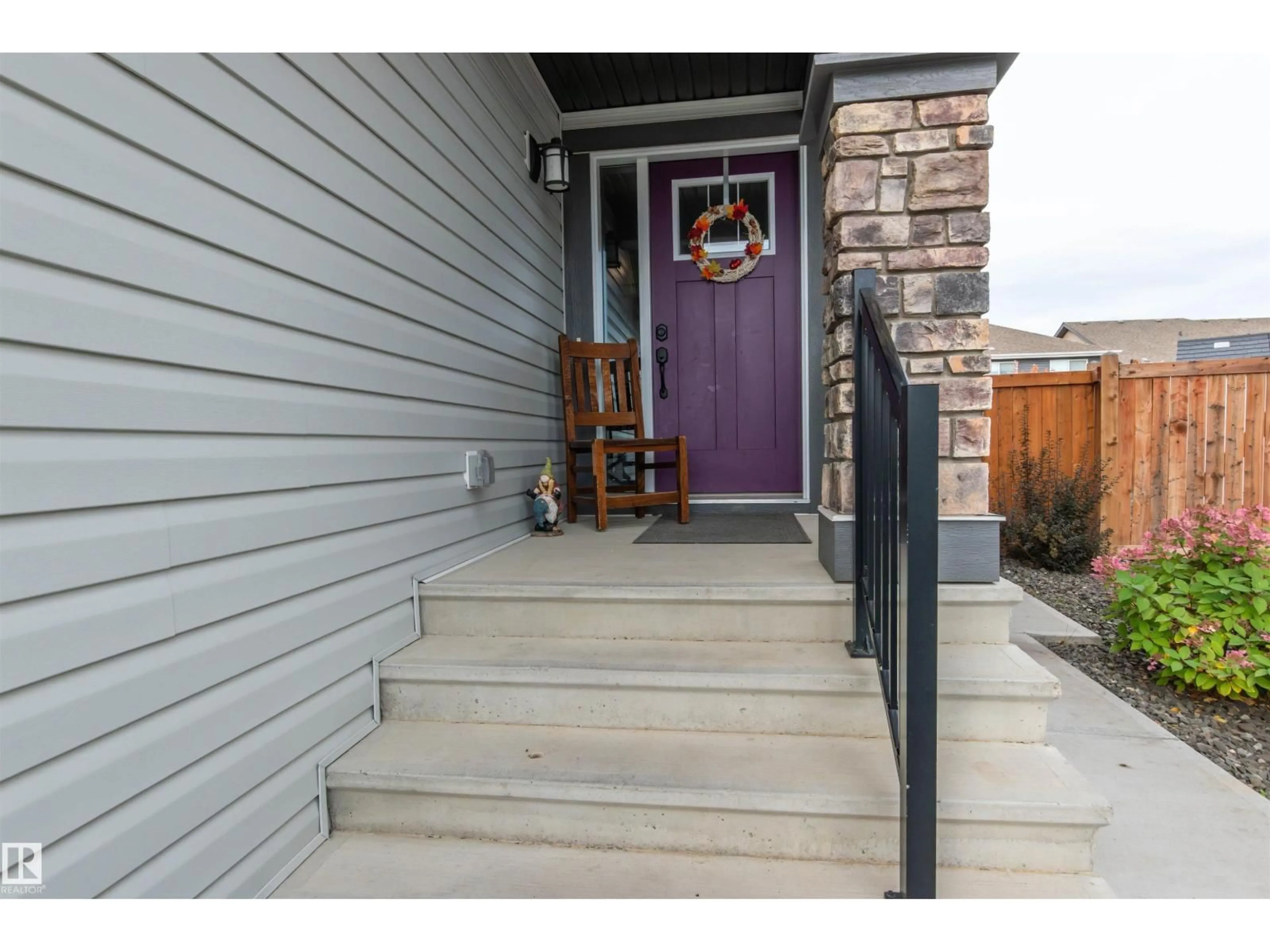 Indoor entryway for 210 SAGO CV, Sherwood Park Alberta T8H1A8