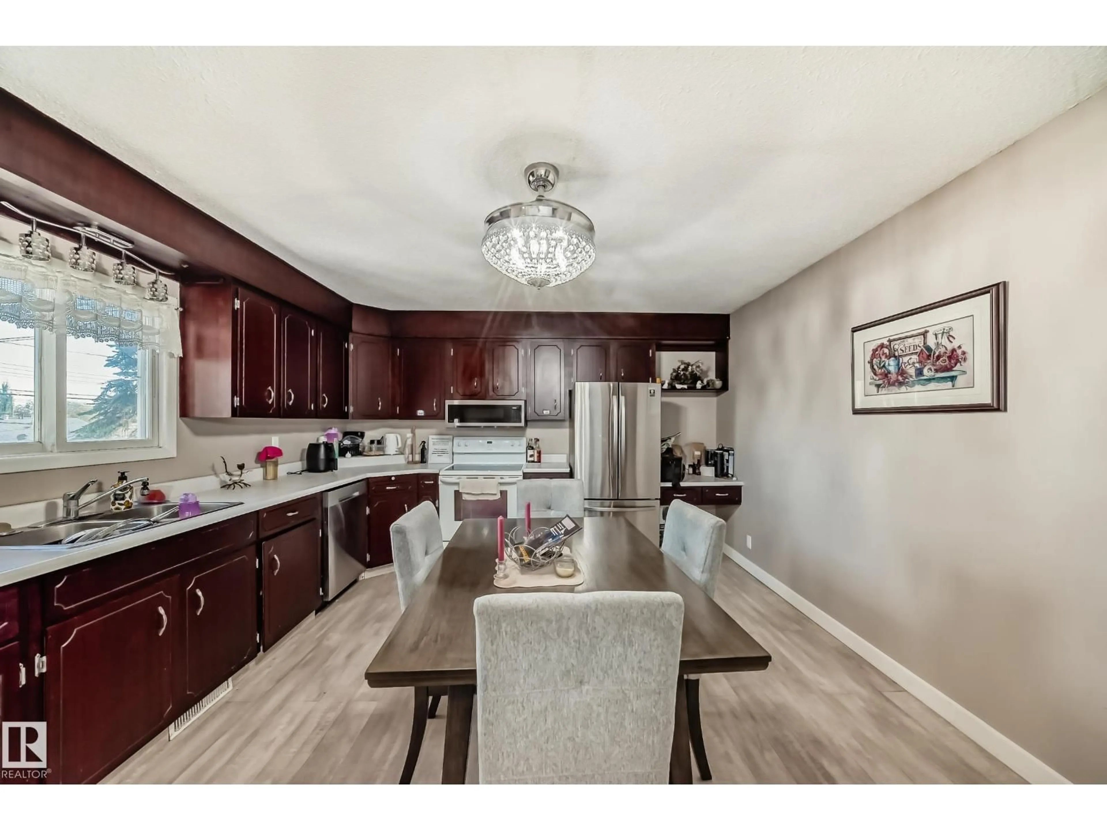 Open concept kitchen, unknown for 5093 45 ST, Drayton Valley Alberta T7A1C2