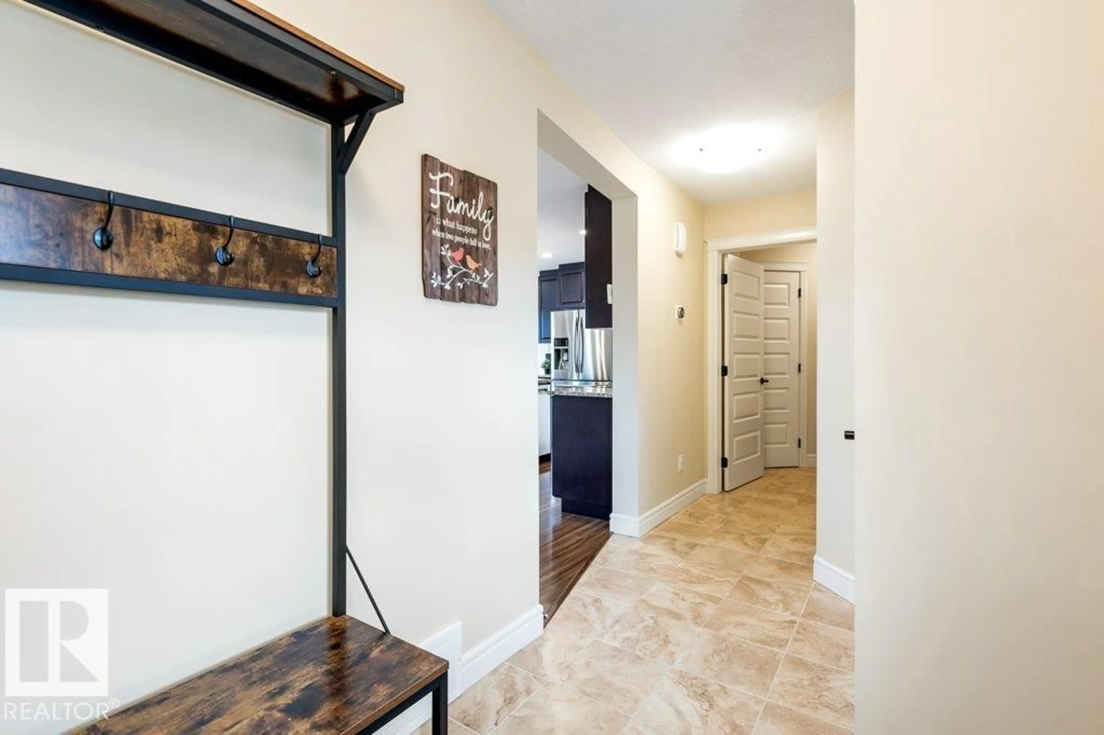 Indoor entryway for 3873 ROBINS CR, Edmonton Alberta T5S0M8