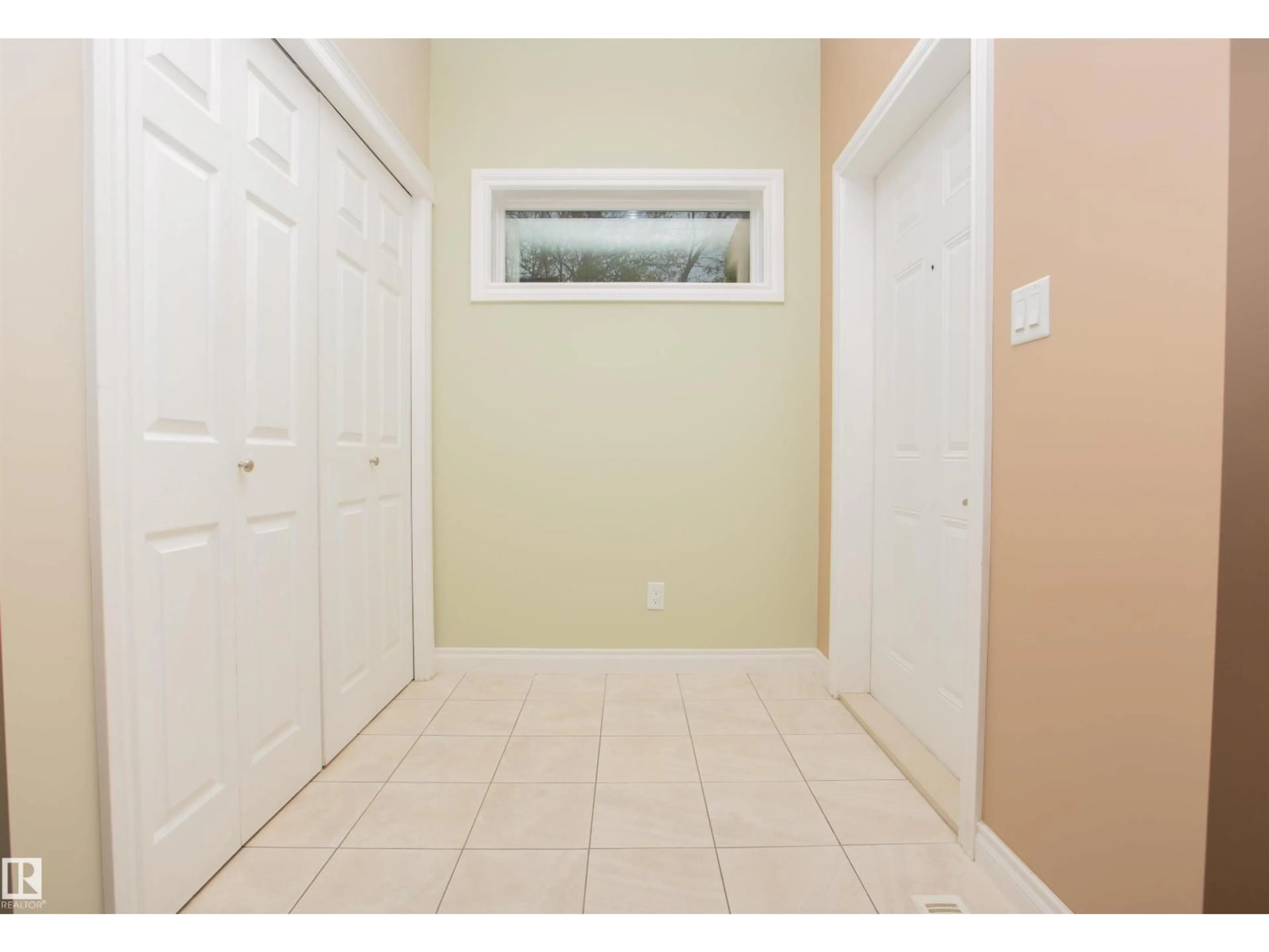 Indoor entryway for NW - 11213 125 ST, Edmonton Alberta T5L4G6