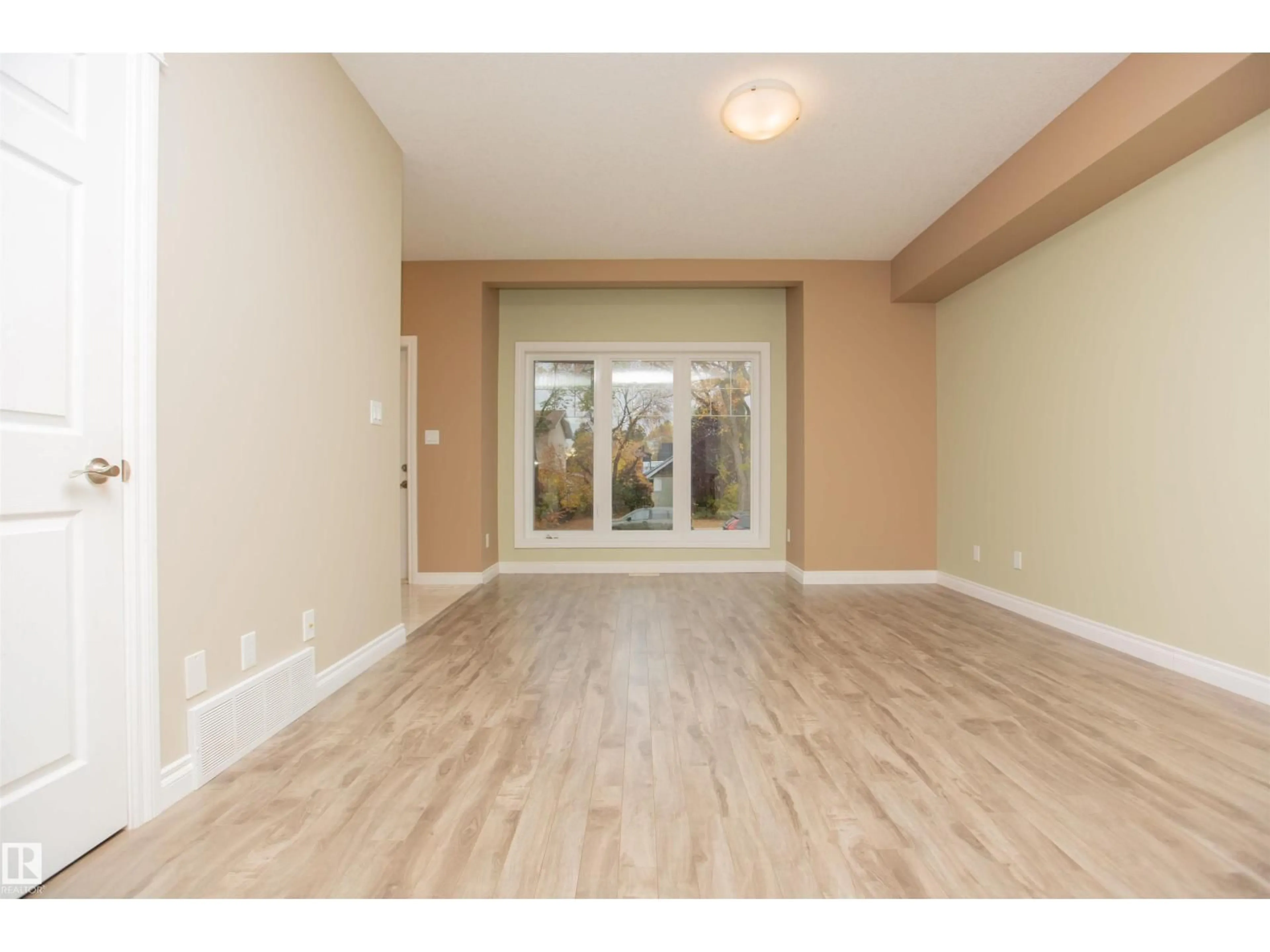 Indoor entryway for NW - 11213 125 ST, Edmonton Alberta T5L4G6