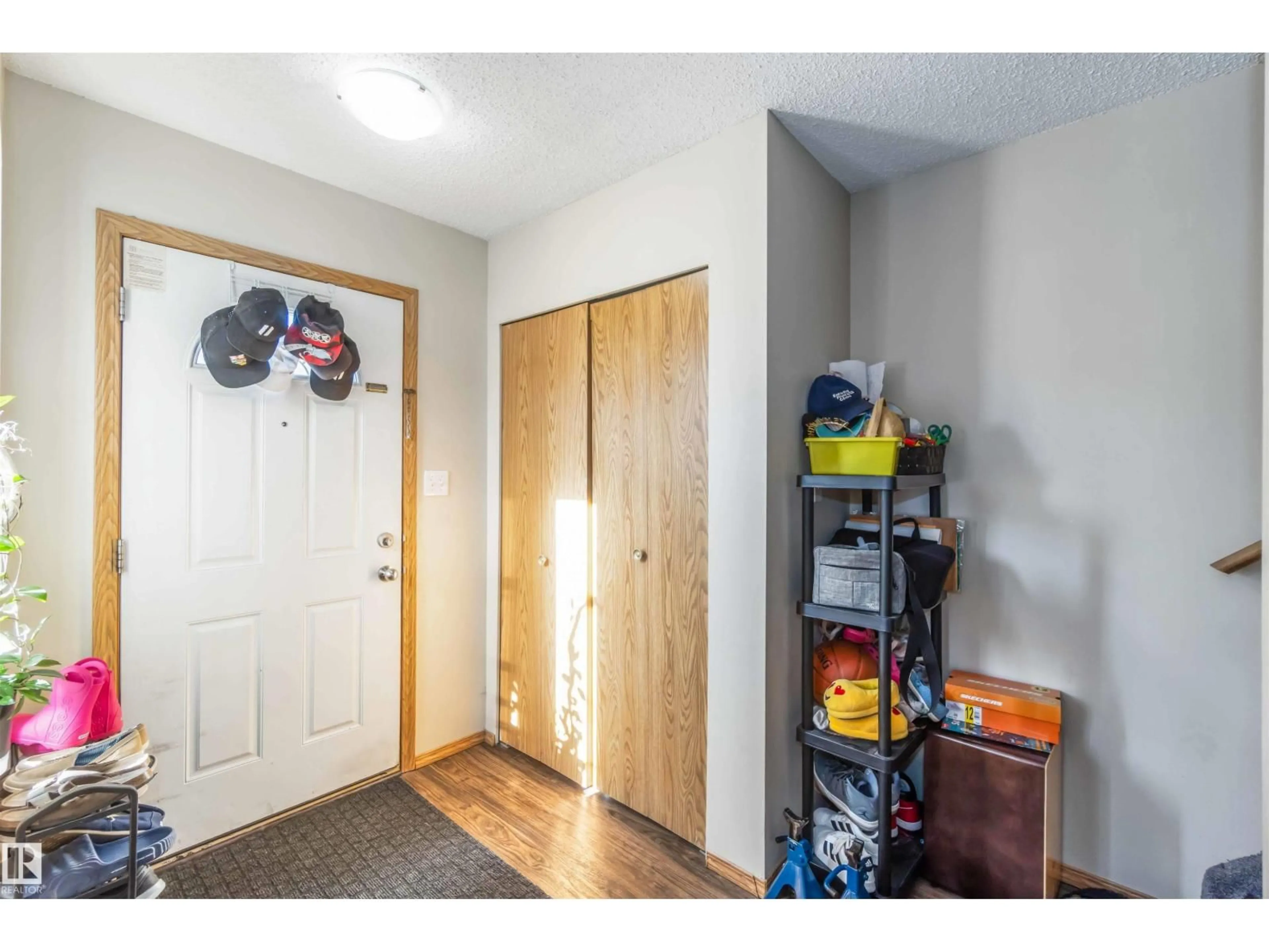 Indoor entryway for 118 180 BRIDGEPORT BV, Leduc Alberta T9E8S1
