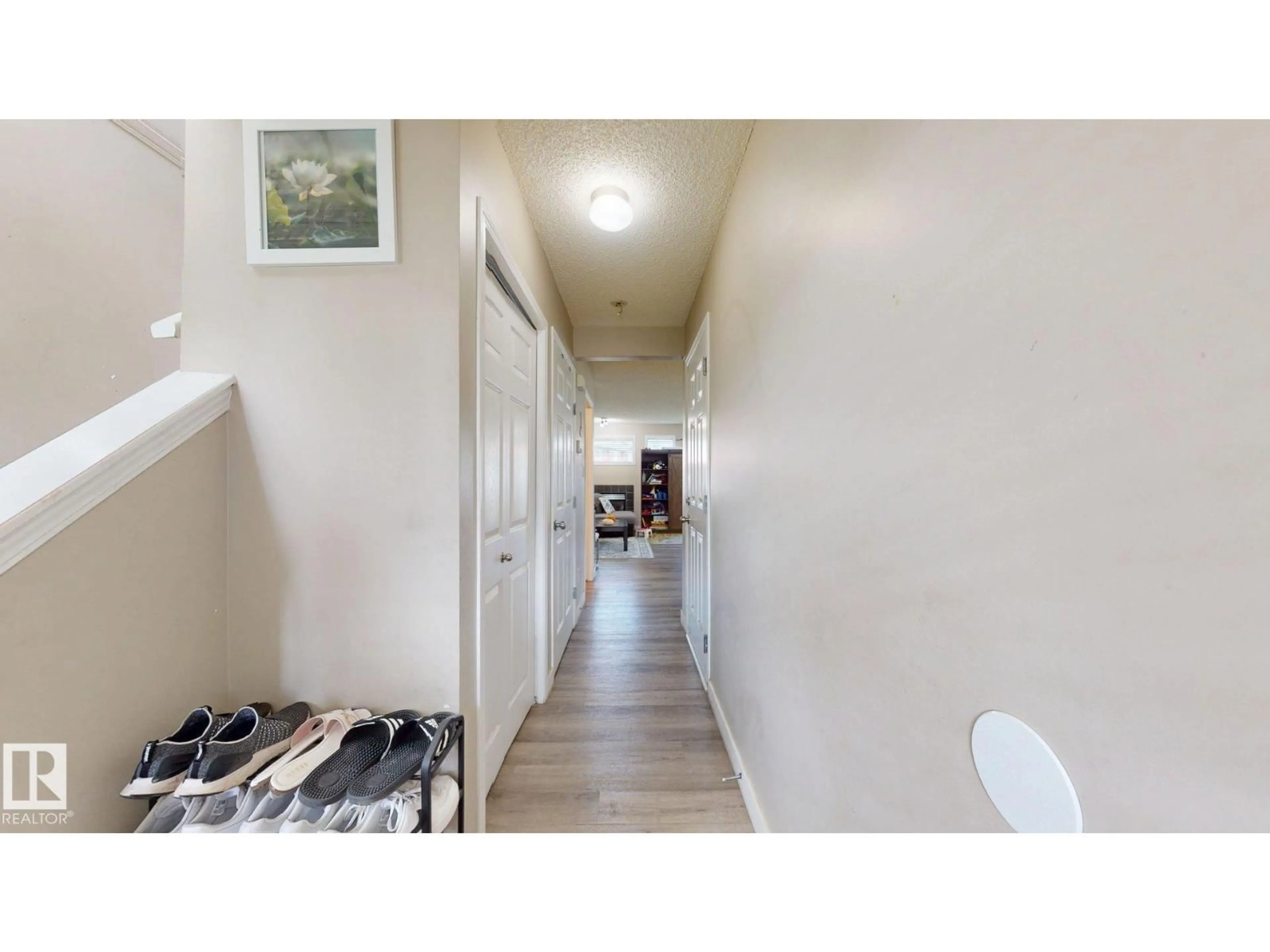 Indoor entryway for NW - 1150 37B AVE, Edmonton Alberta T6T0E6