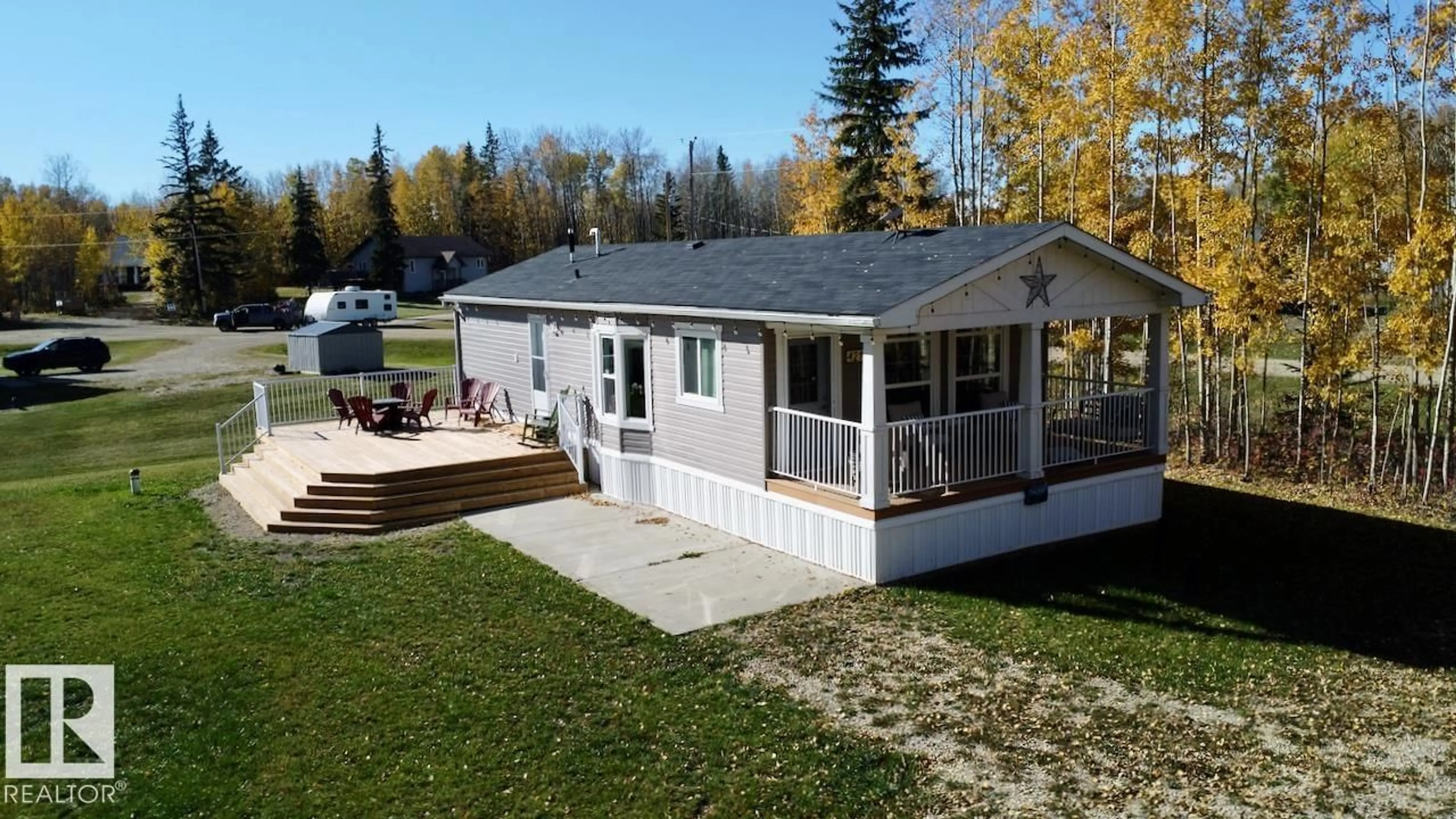 Home with vinyl exterior material, unknown for 421 RGE ROAD 62, Rural Lac Ste. Anne County Alberta T0E0T0