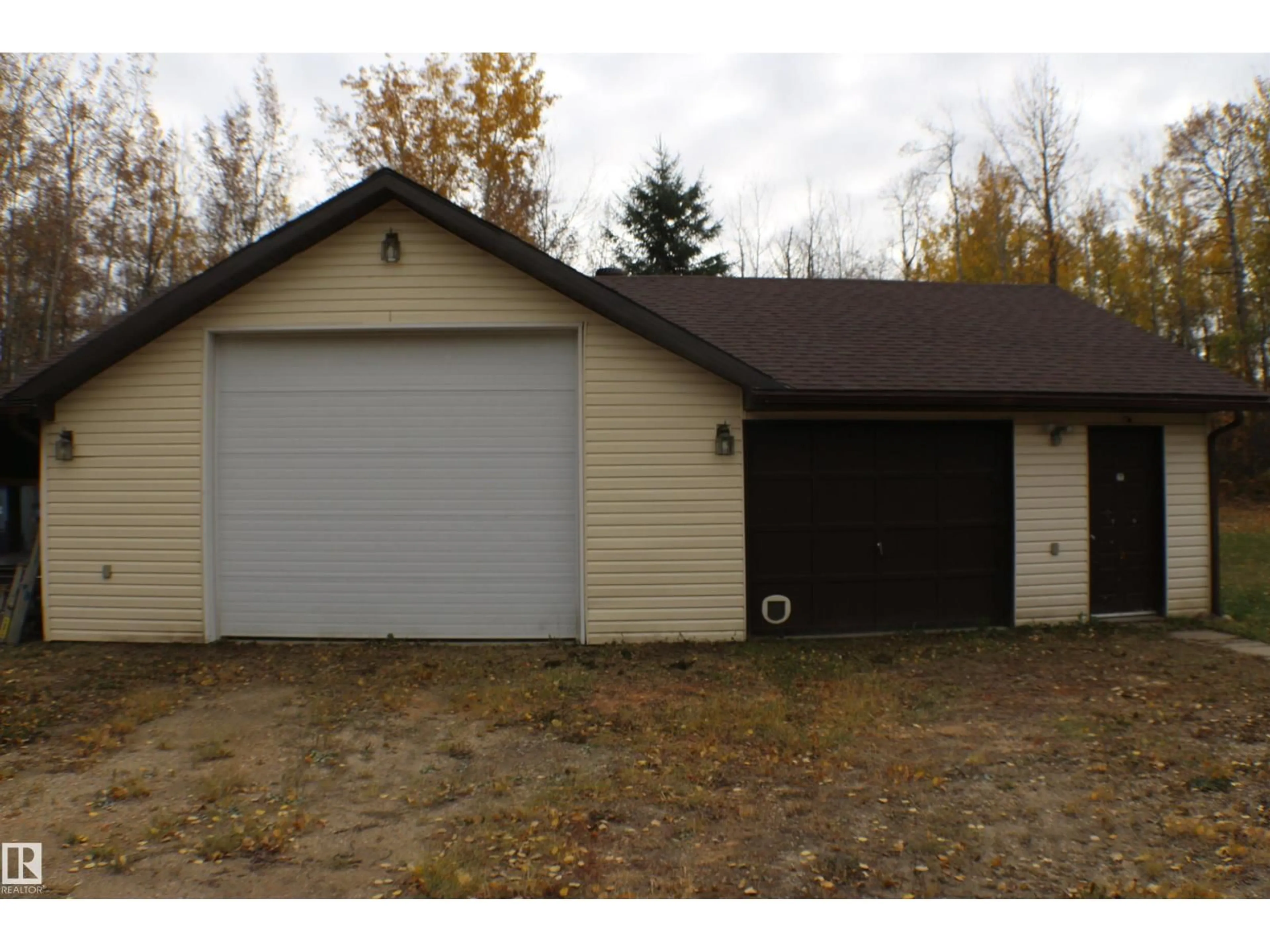 Indoor garage for 170 51049 RGE ROAD 214, Rural Strathcona County Alberta T8E1G7